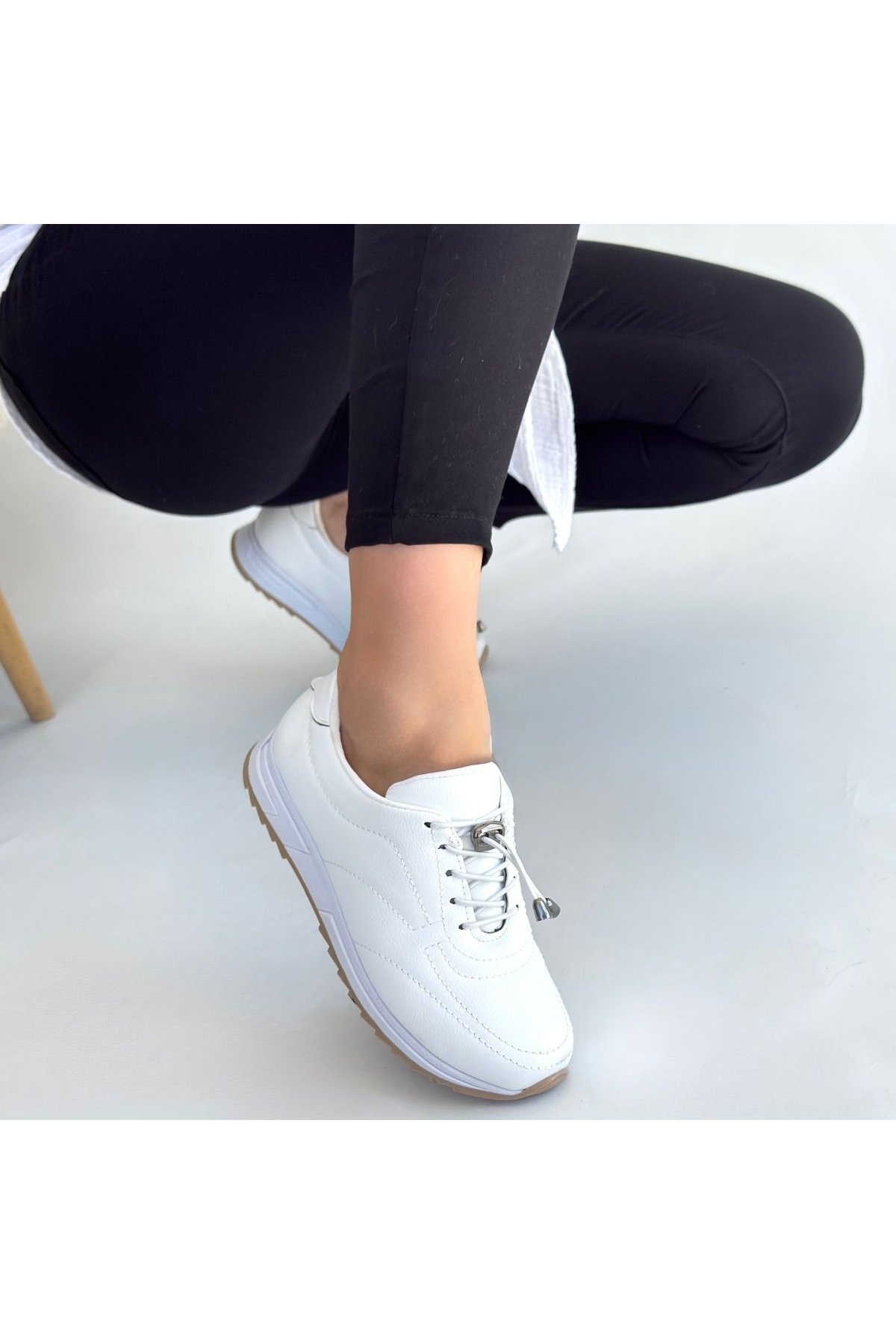 Beyaz Bağcıklı Kadın Spor Ayakkabı - Görsel 5