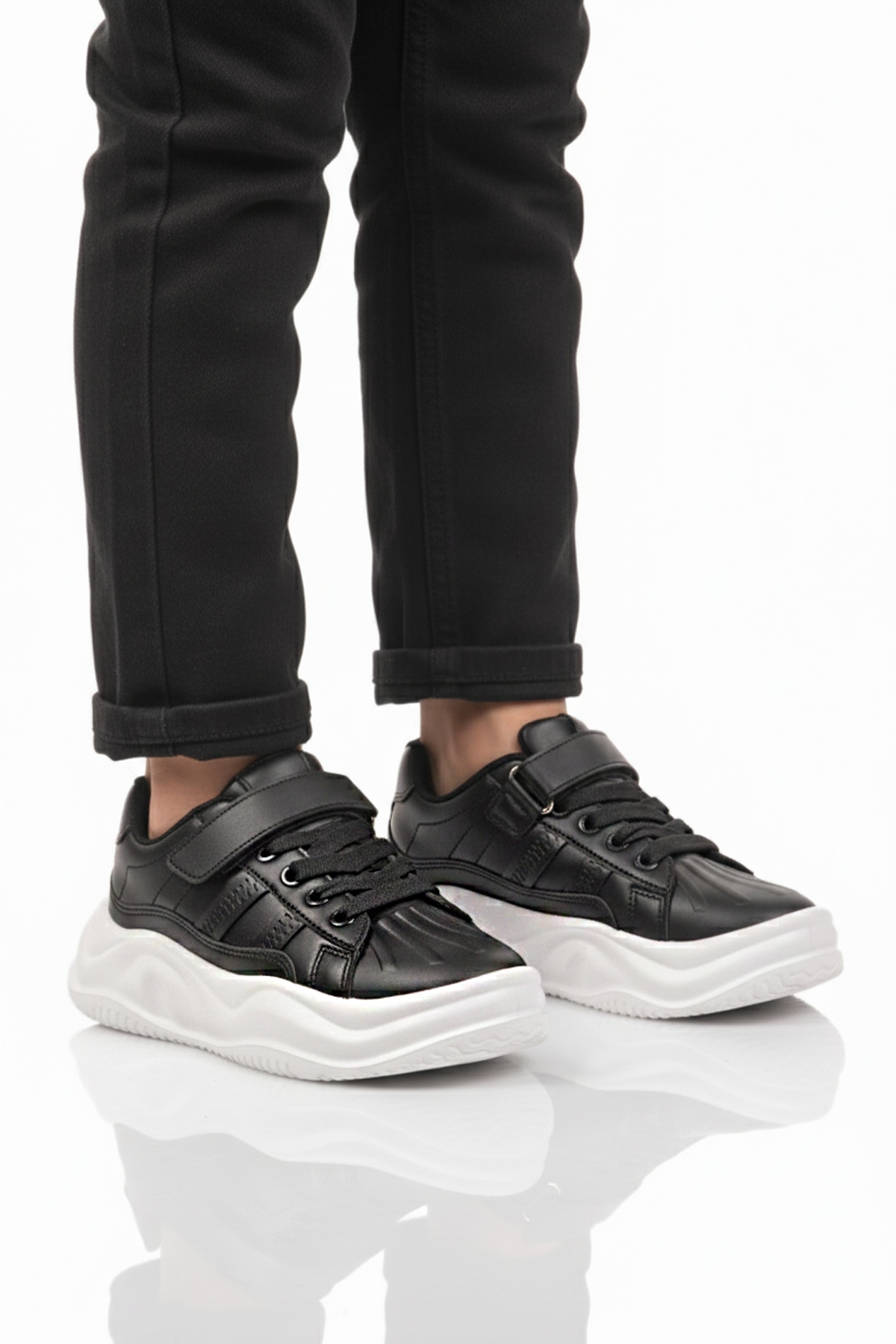 Siyah Beyaz Cırtlı Erkek Çocuk Spor Ayakkabı - Görsel 2