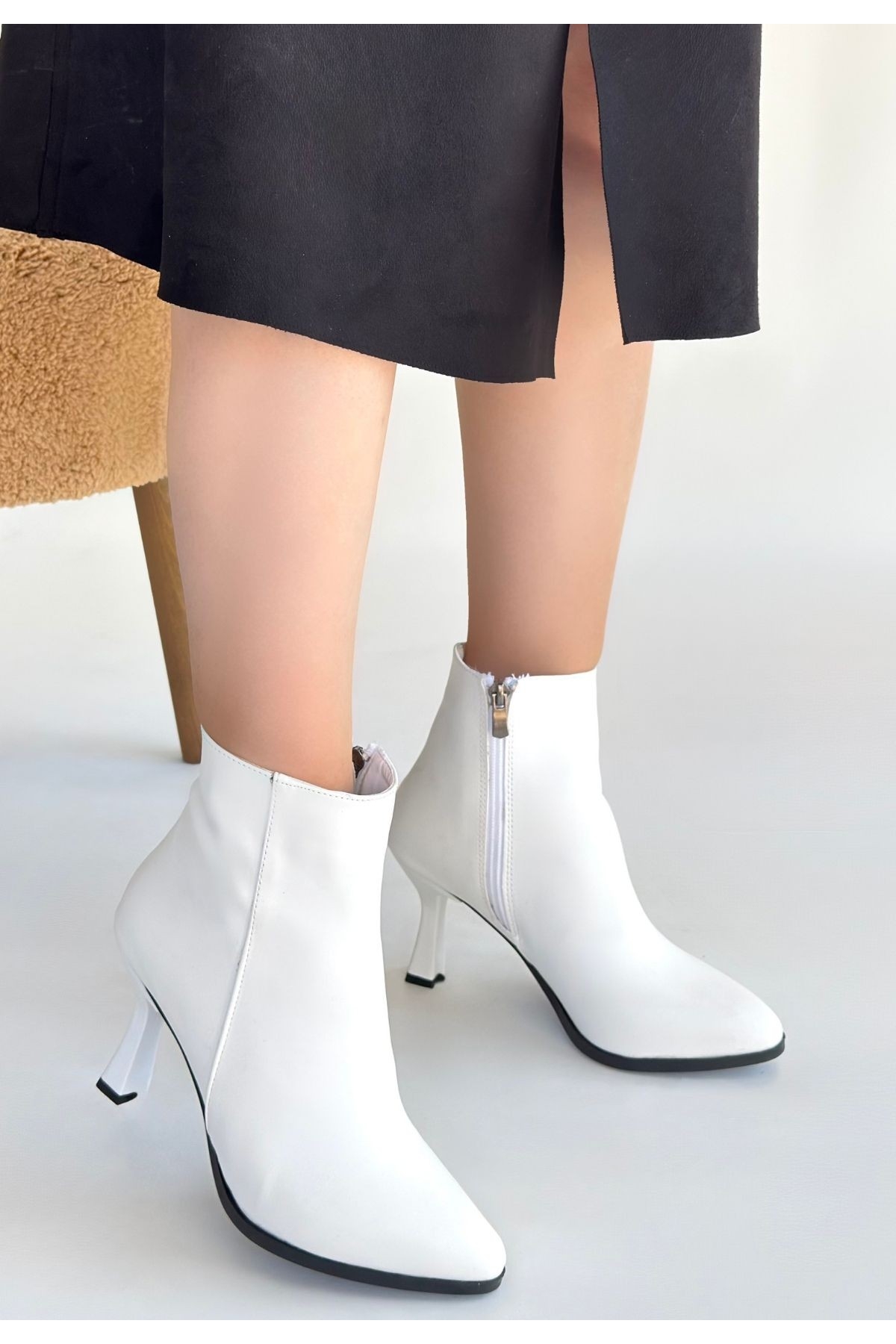 Beyaz Kadın Topuklu Bot - Görsel 3