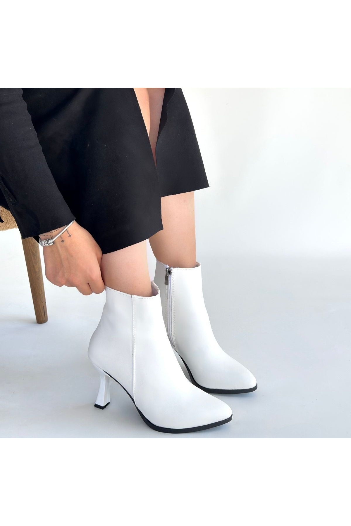 Beyaz Kadın Topuklu Bot - Görsel 5