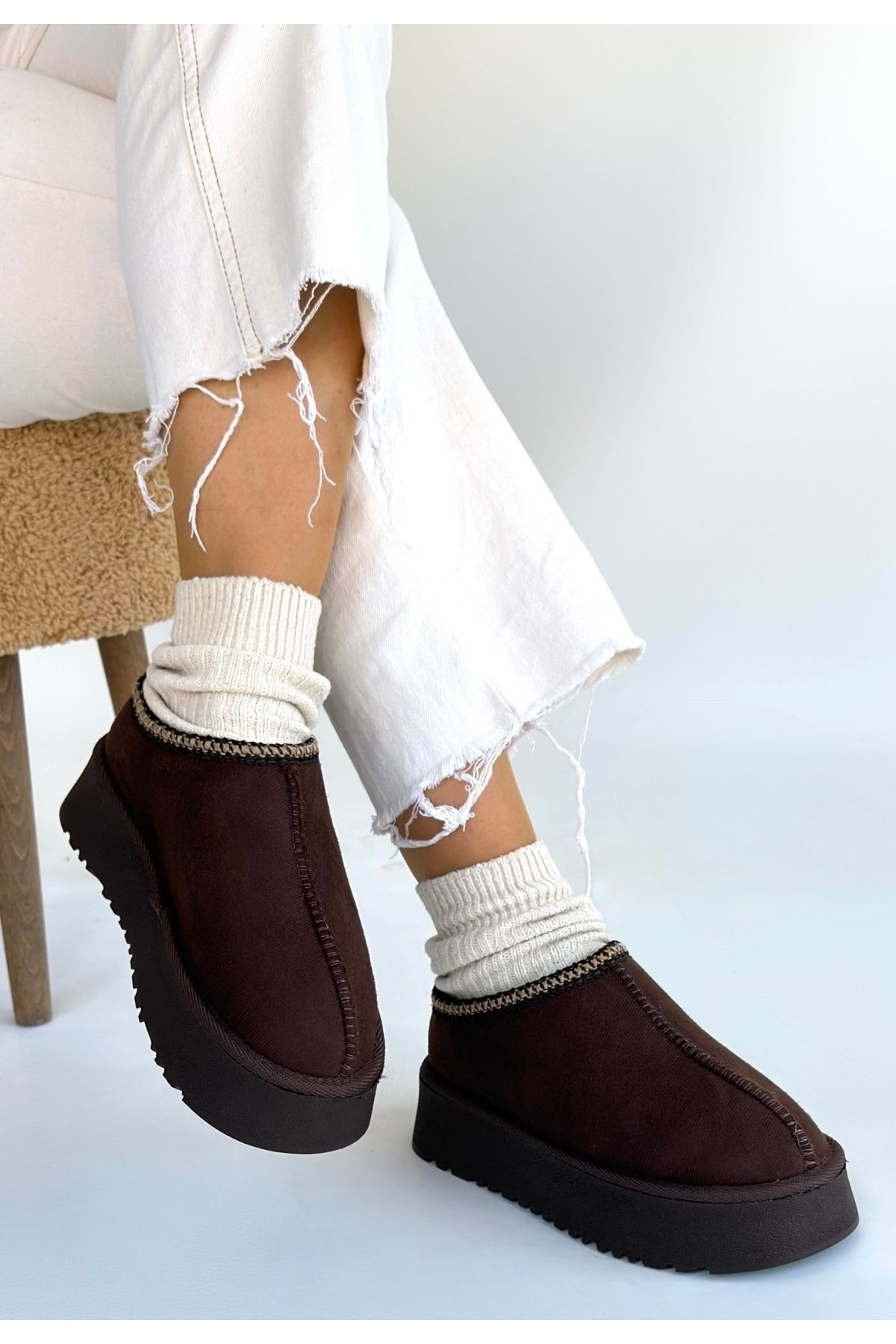 Kahverengi Süet Kadın Düz Bot - Görsel 3