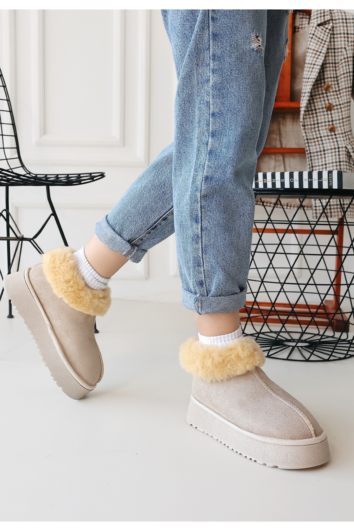 Bej Süet Kadın Düz Bot - Görsel 2