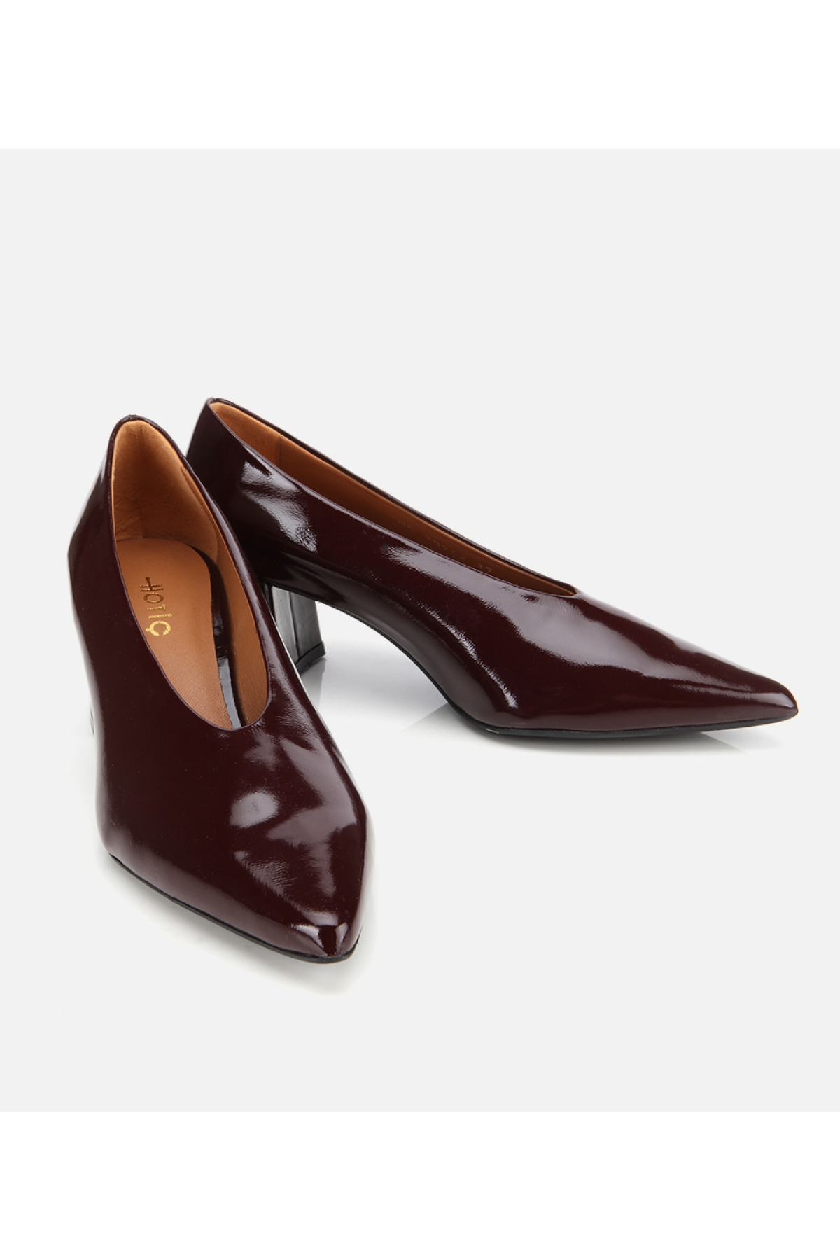 Kadın Rugan Deri Bordo Yumuşak Dokulu Kalın Topuklu Ayakkabı - Görsel 3
