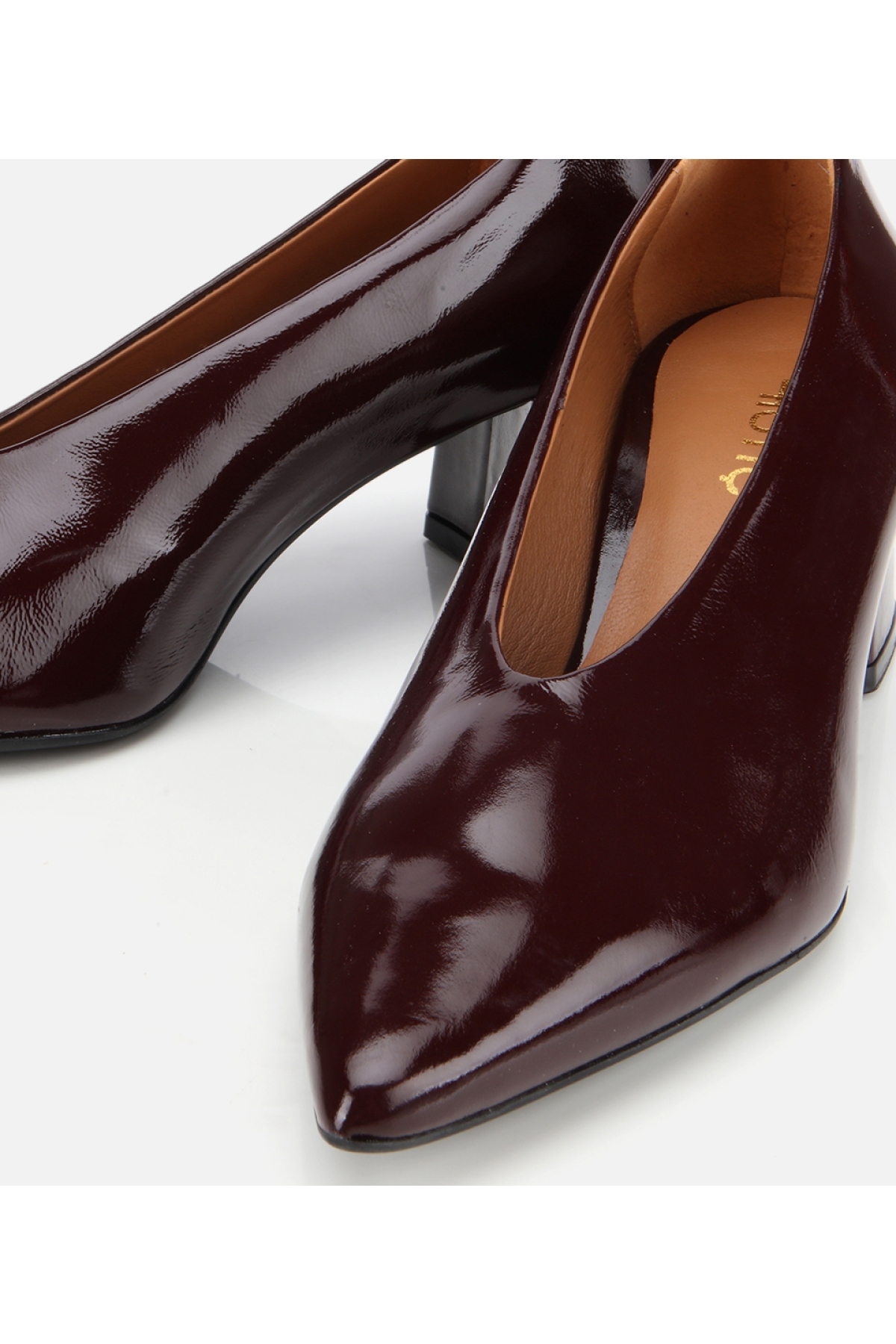 Kadın Rugan Deri Bordo Yumuşak Dokulu Kalın Topuklu Ayakkabı - Görsel 4