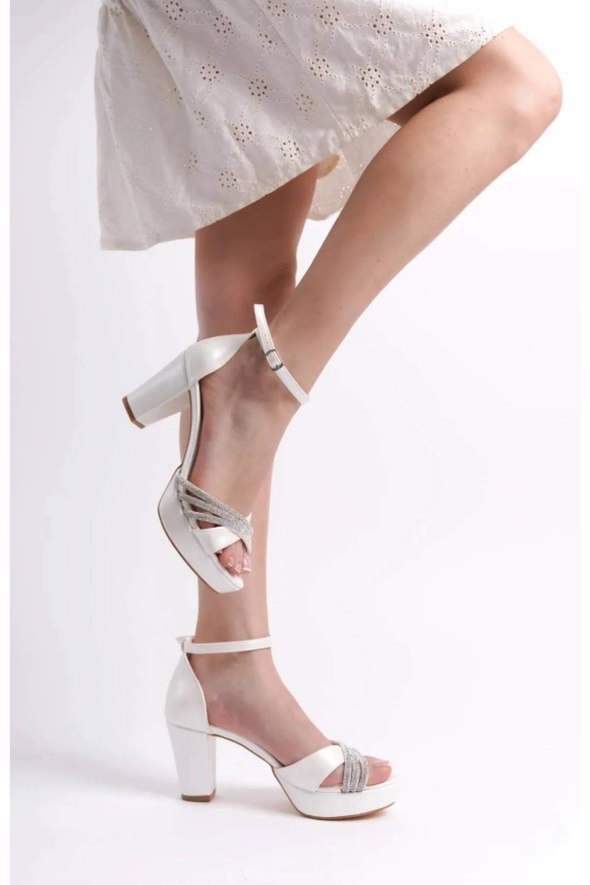 Çapraz Üç Şerit Taşlı 10 cm Platform Topuklu Kadın Abiye Ayakkabı - Görsel 2