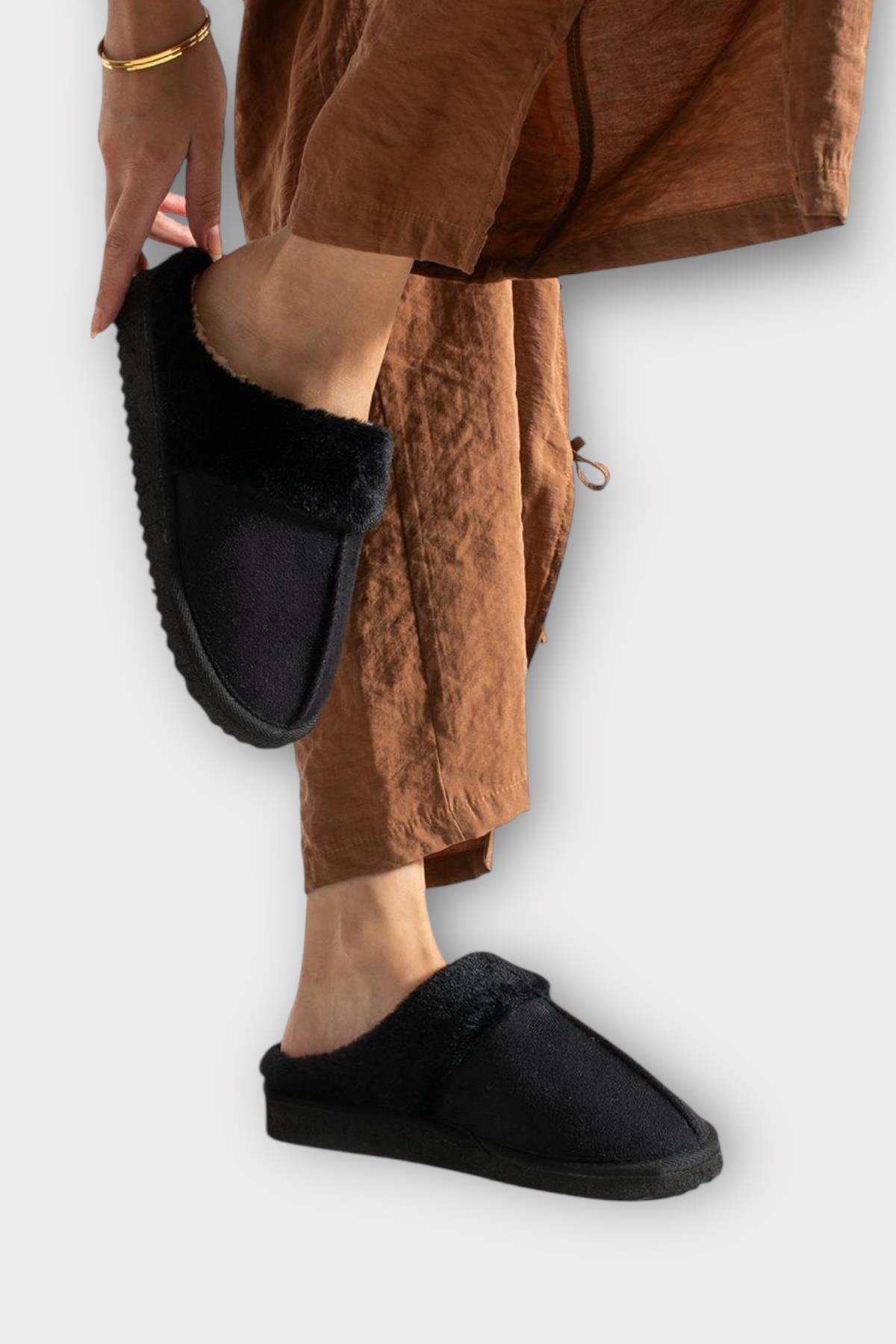 Kadın İçi Yünlü Sıcak Tutan Kışlık Ev Terliği SİYAH - Görsel 3