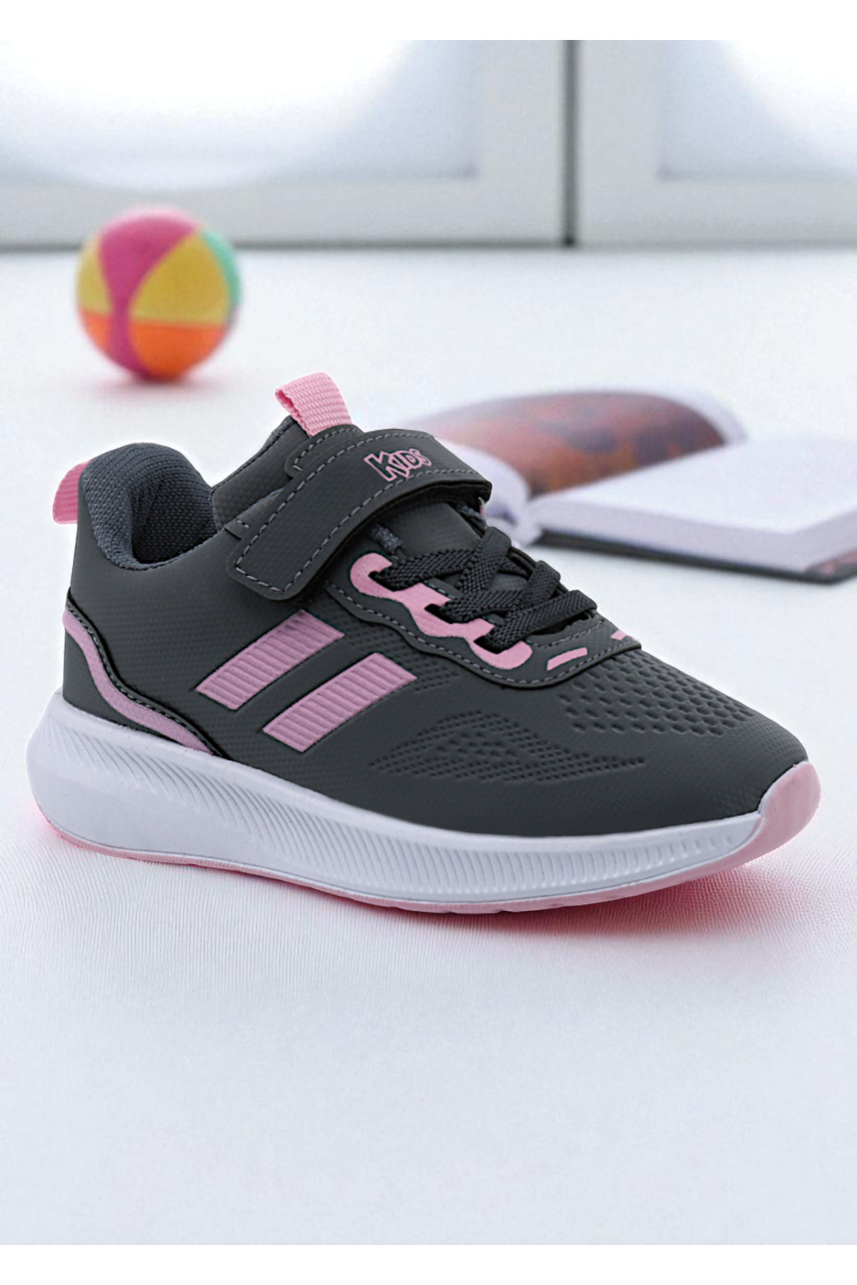 Runkids Su ve Soğuk Dayanıklı Ortopedik Hafif Kışlık Unisex Çocuk Spor Ayakkabı - Görsel 3