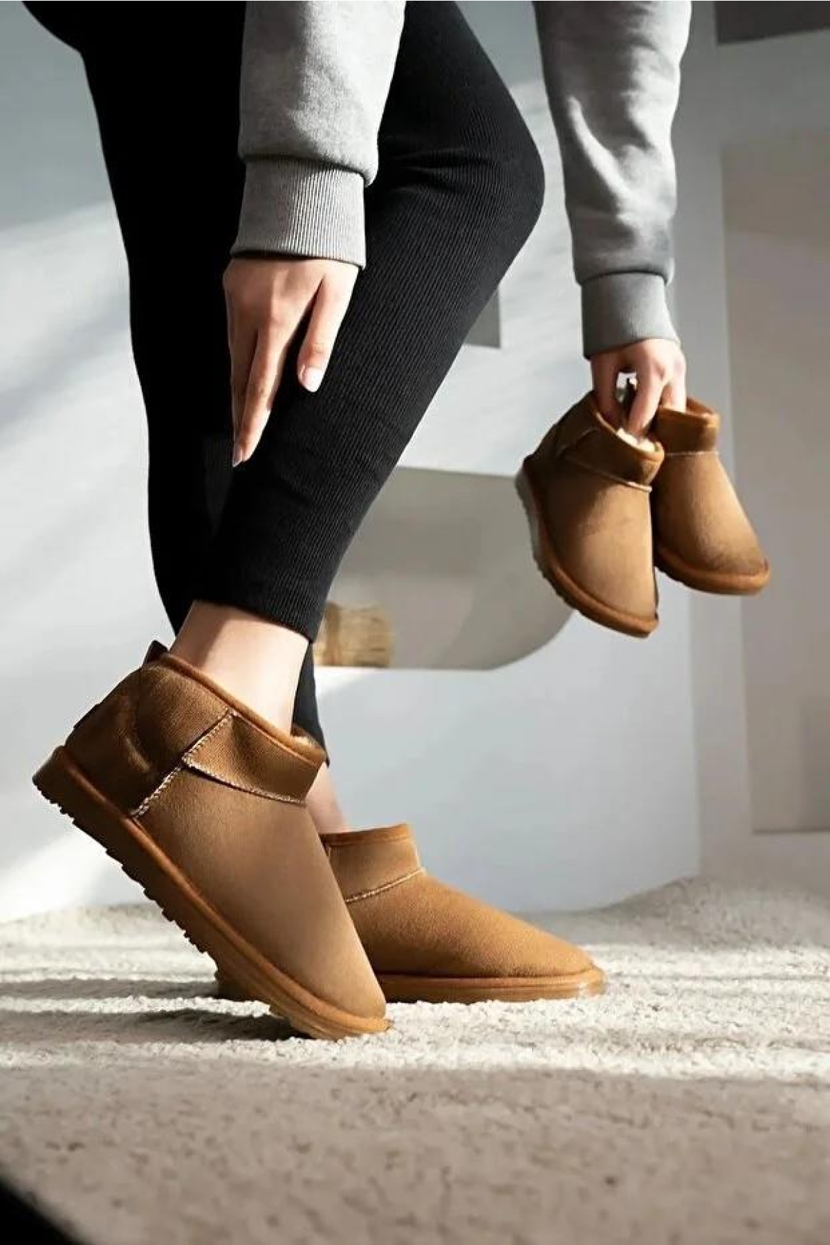 52126 Süet İçi Kürklü Mini Boy Bilekte Kısa Kadın Bot - Görsel 6