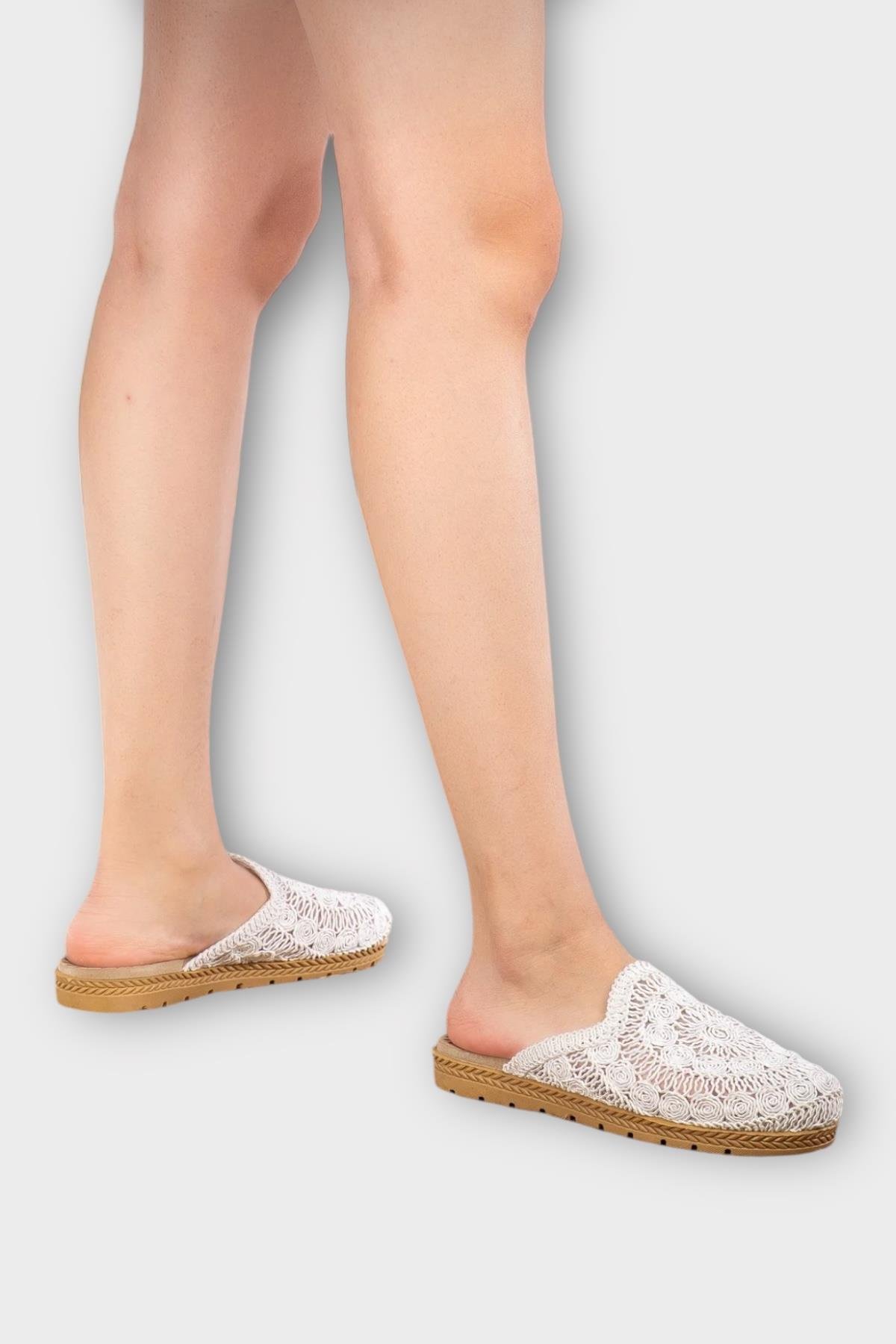 Kadın Hasır Örgü İşlemeli Önü Kapalı Günlük Rahat Terlik BEYAZ - Görsel 2
