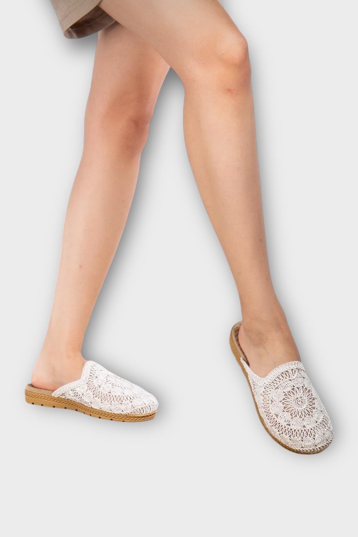 Kadın Hasır Örgü İşlemeli Önü Kapalı Günlük Rahat Terlik BEYAZ - Görsel 3
