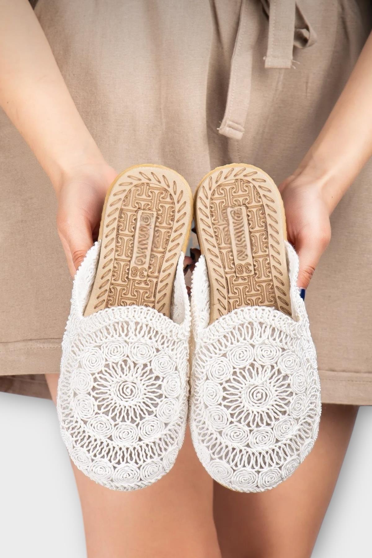 Kadın Hasır Örgü İşlemeli Önü Kapalı Günlük Rahat Terlik BEYAZ - Görsel 4