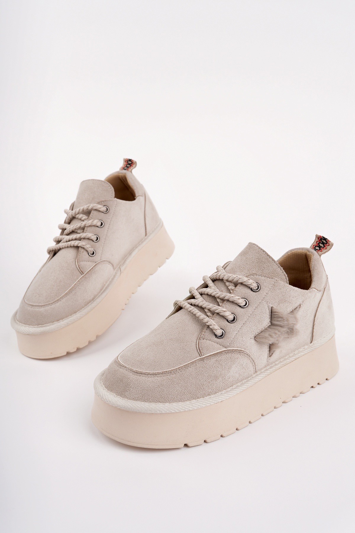 KOZMOS Kalın Taban Bağcıklı Yıldız Detaylı Kadın Kışlık Sneaker Spor Ayakkabı - Görsel 3