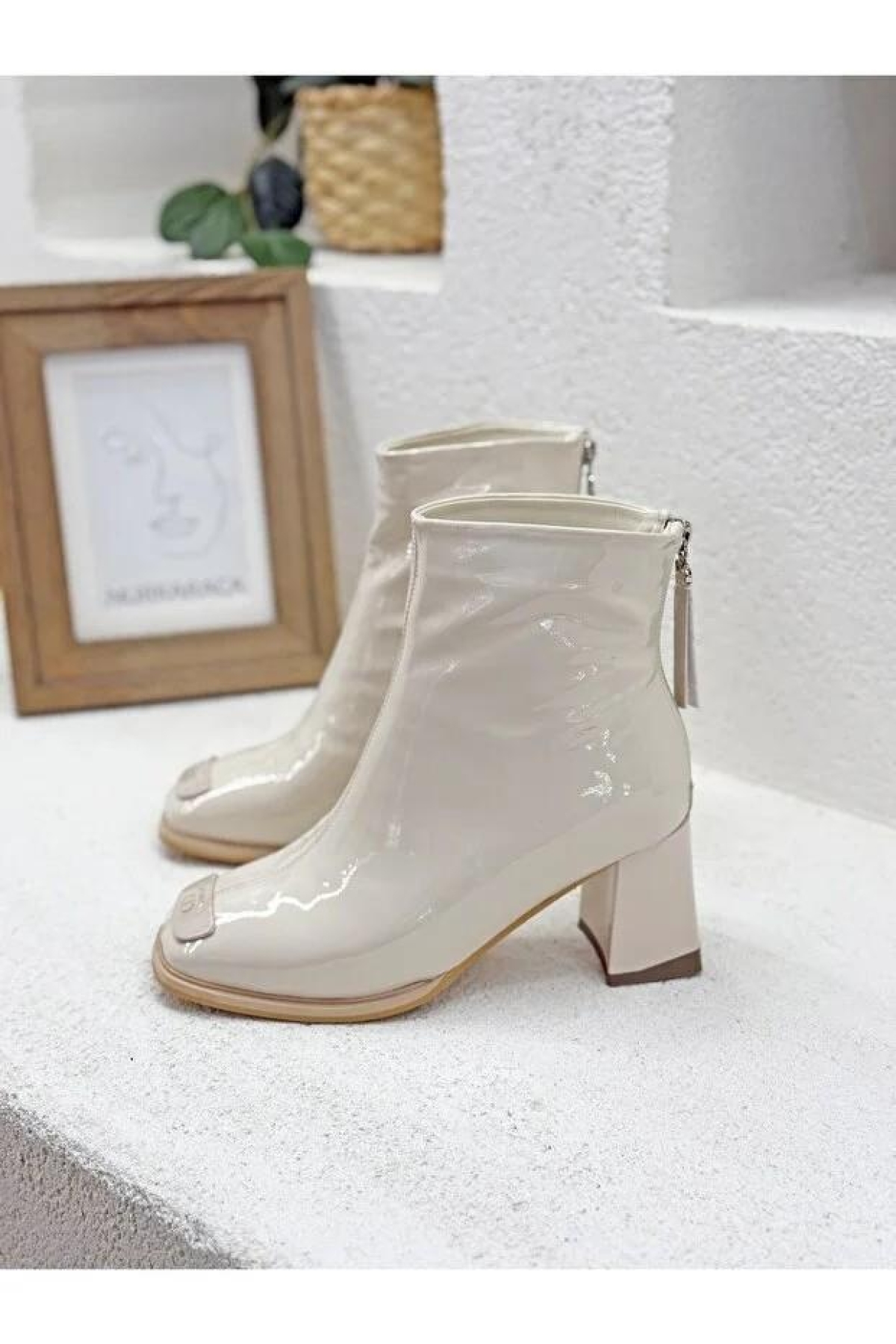 26K415-1 Rugan Özel Tasarım Arkadan Fermuarlı Topuklu Kadın Bot - Görsel 3