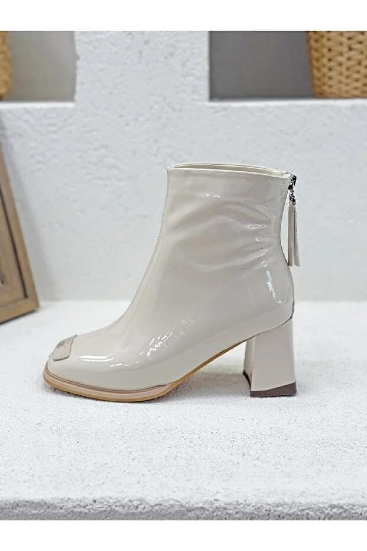 26K415-1 Rugan Özel Tasarım Arkadan Fermuarlı Topuklu Kadın Bot - Görsel 4