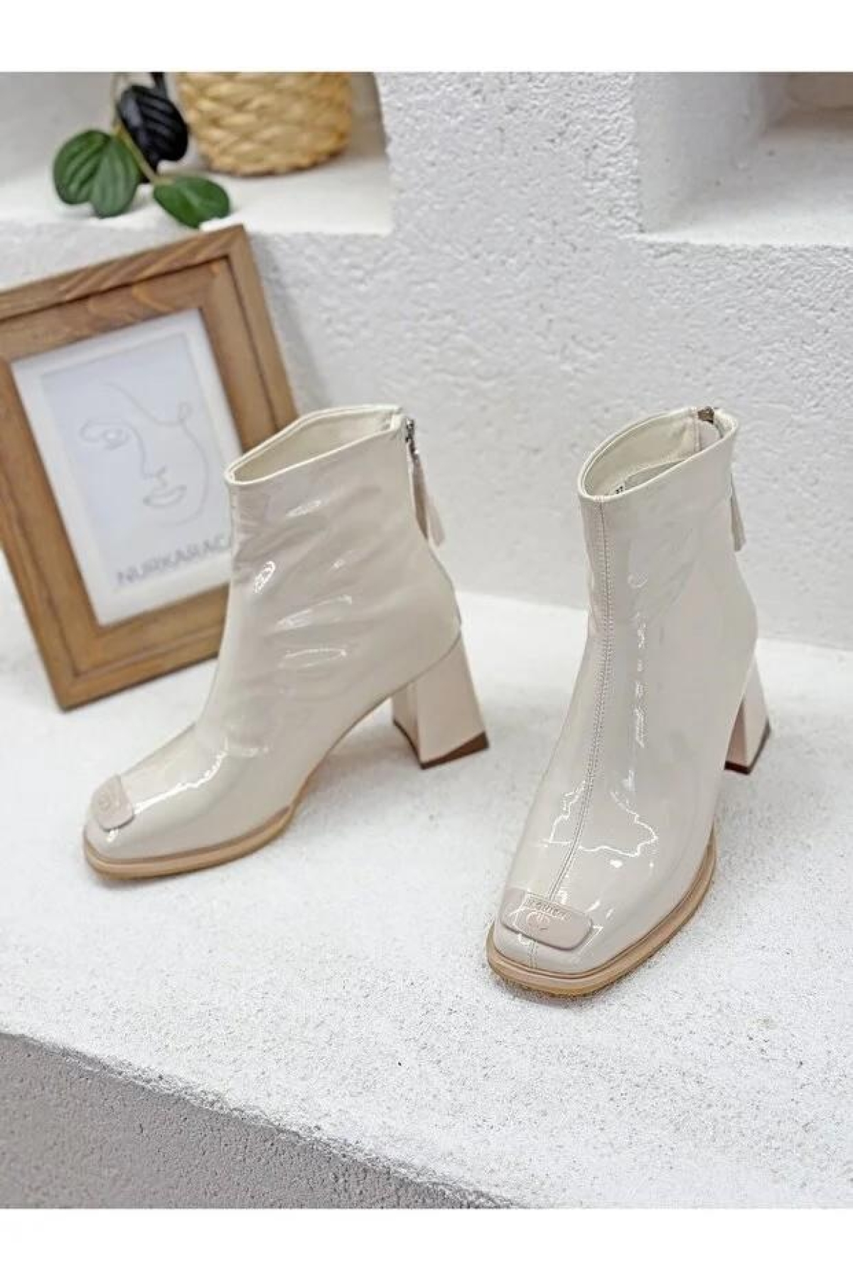 26K415-1 Rugan Özel Tasarım Arkadan Fermuarlı Topuklu Kadın Bot - Görsel 5