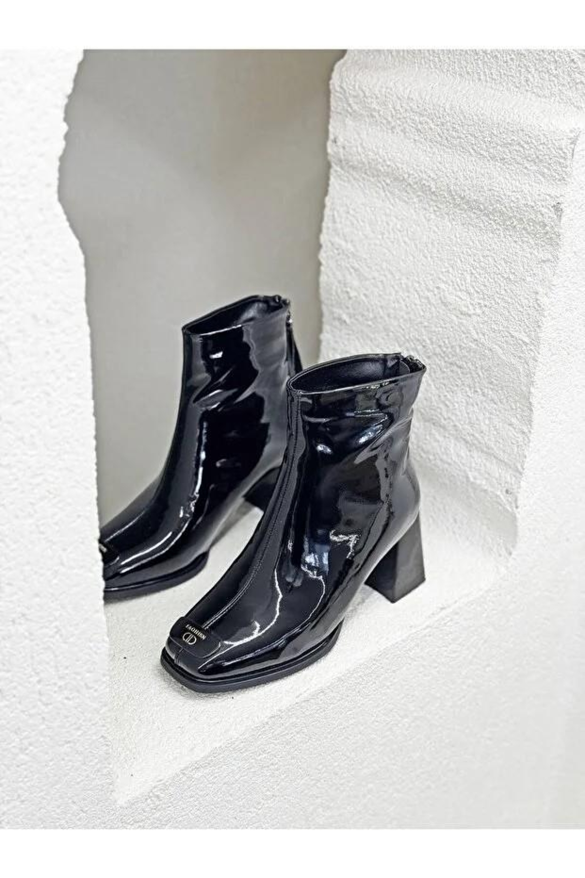 26K415-1 Rugan Özel Tasarım Arkadan Fermuarlı Topuklu Kadın Bot - Görsel 2