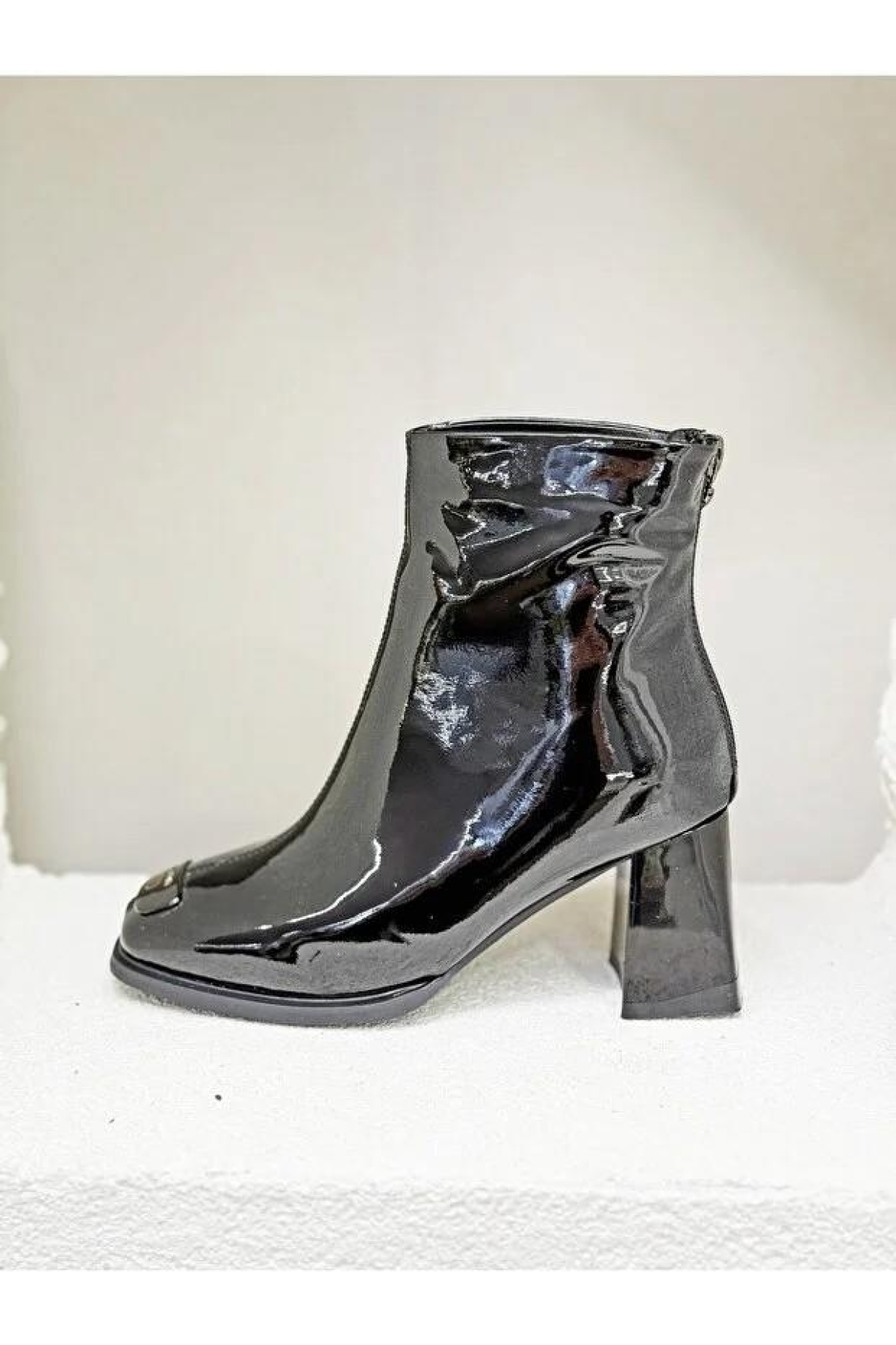 26K415-1 Rugan Özel Tasarım Arkadan Fermuarlı Topuklu Kadın Bot - Görsel 4
