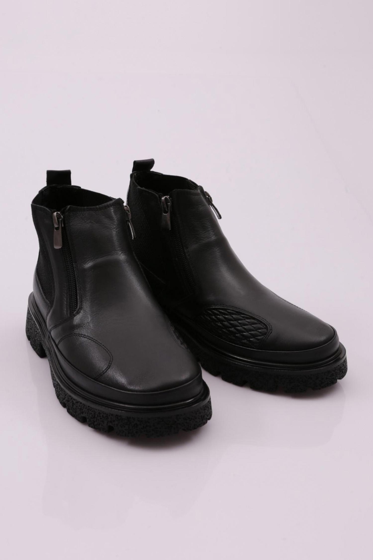 20300 Kadin Lastik Detayli Fermuarli Bot - Görsel 3
