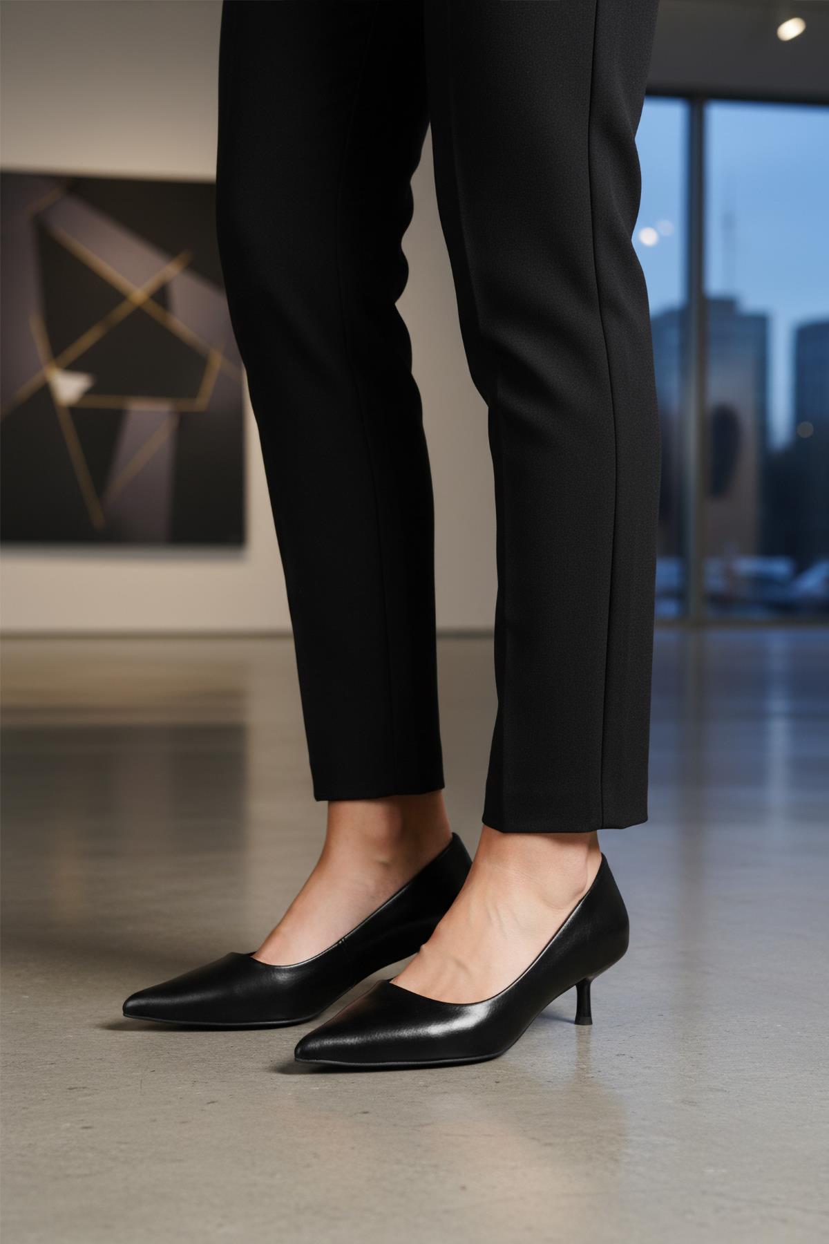 458343 Z Siyah Cilt Kadın Topuklu Ayakkabı - Görsel 2