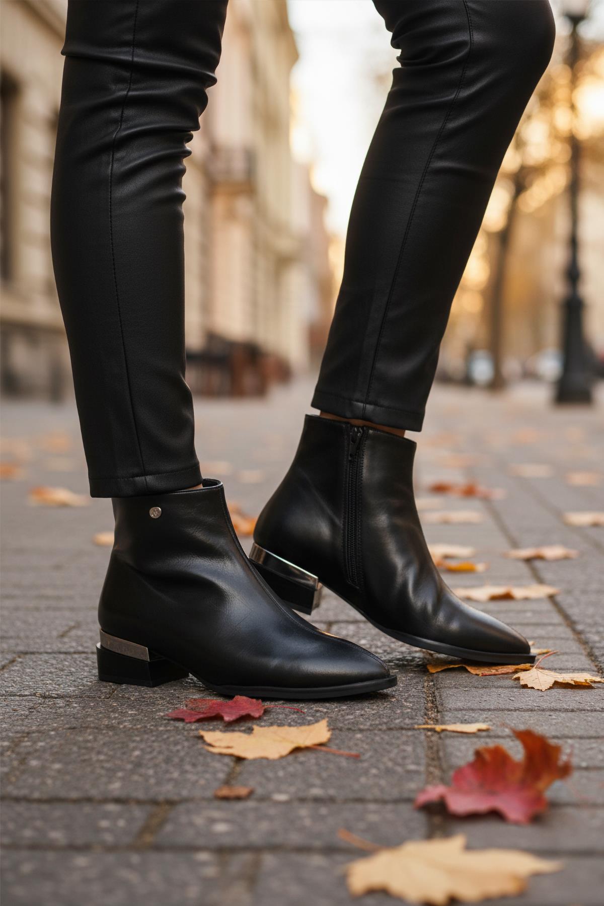 PC-54991 Z Siyah Parlak Kadın Bot - Görsel 2