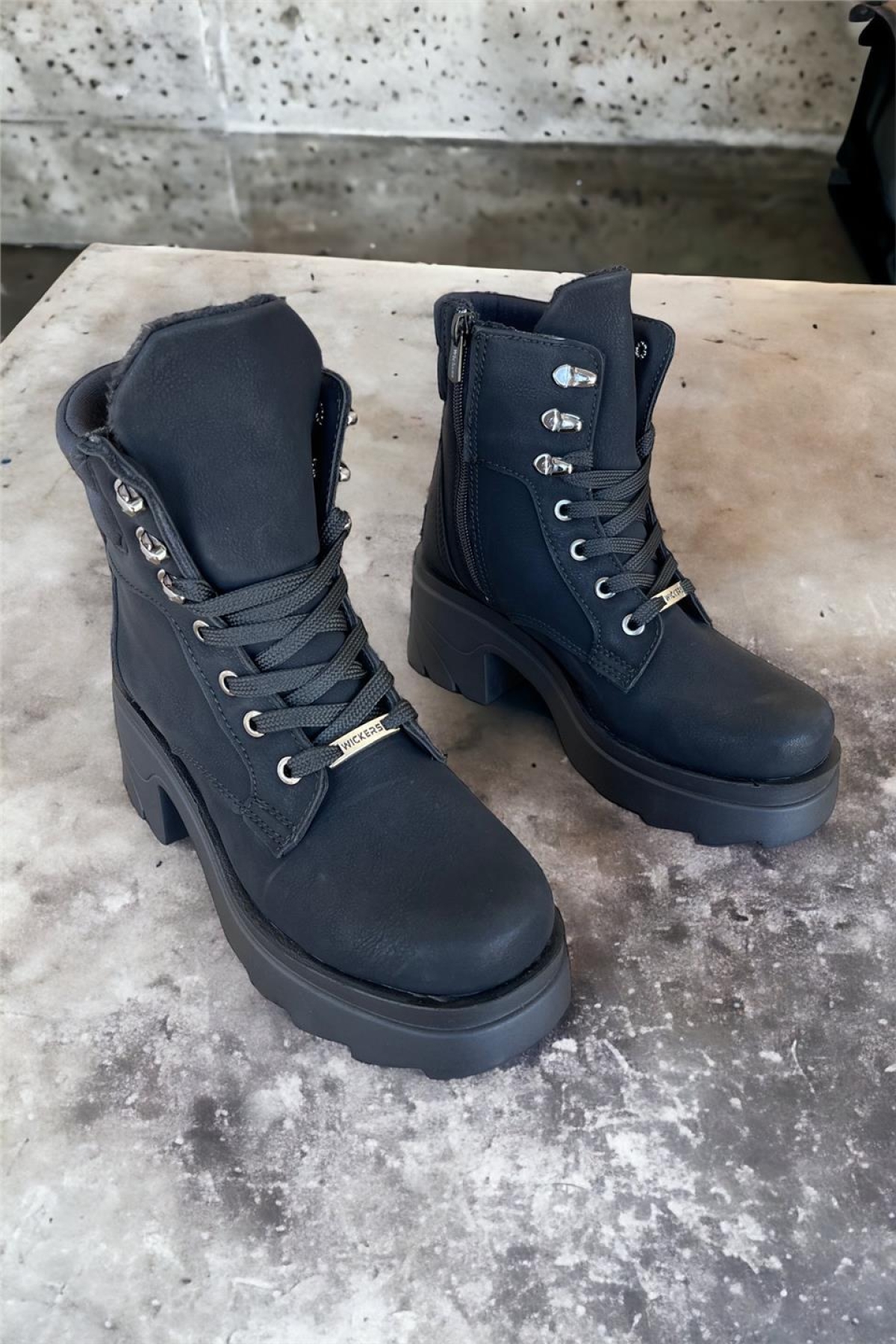 Nubuk Bağcıklı Fermuarlı Kalın Taban Kadın Bot SİYAH - Görsel 3