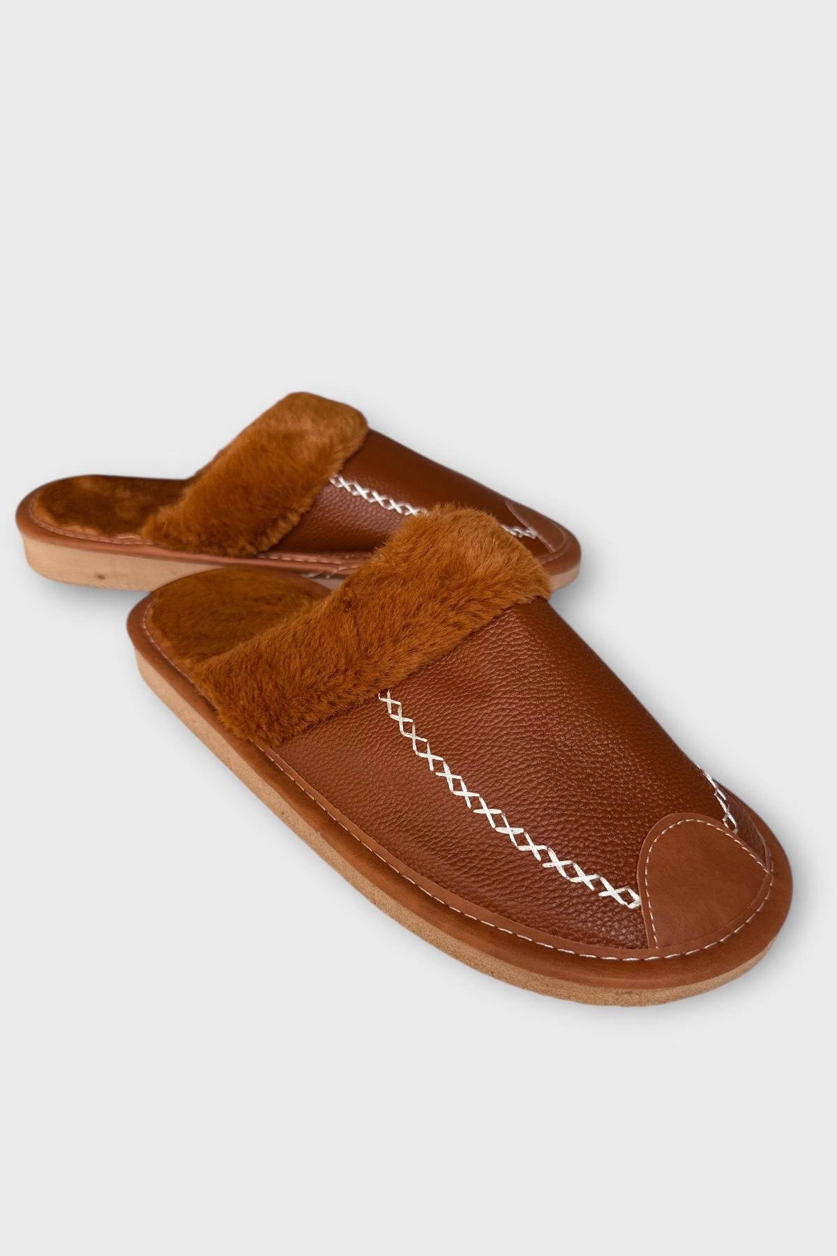 Deri Görünümlü Kürklü Erkek Ev Terliği TABA - Görsel 3