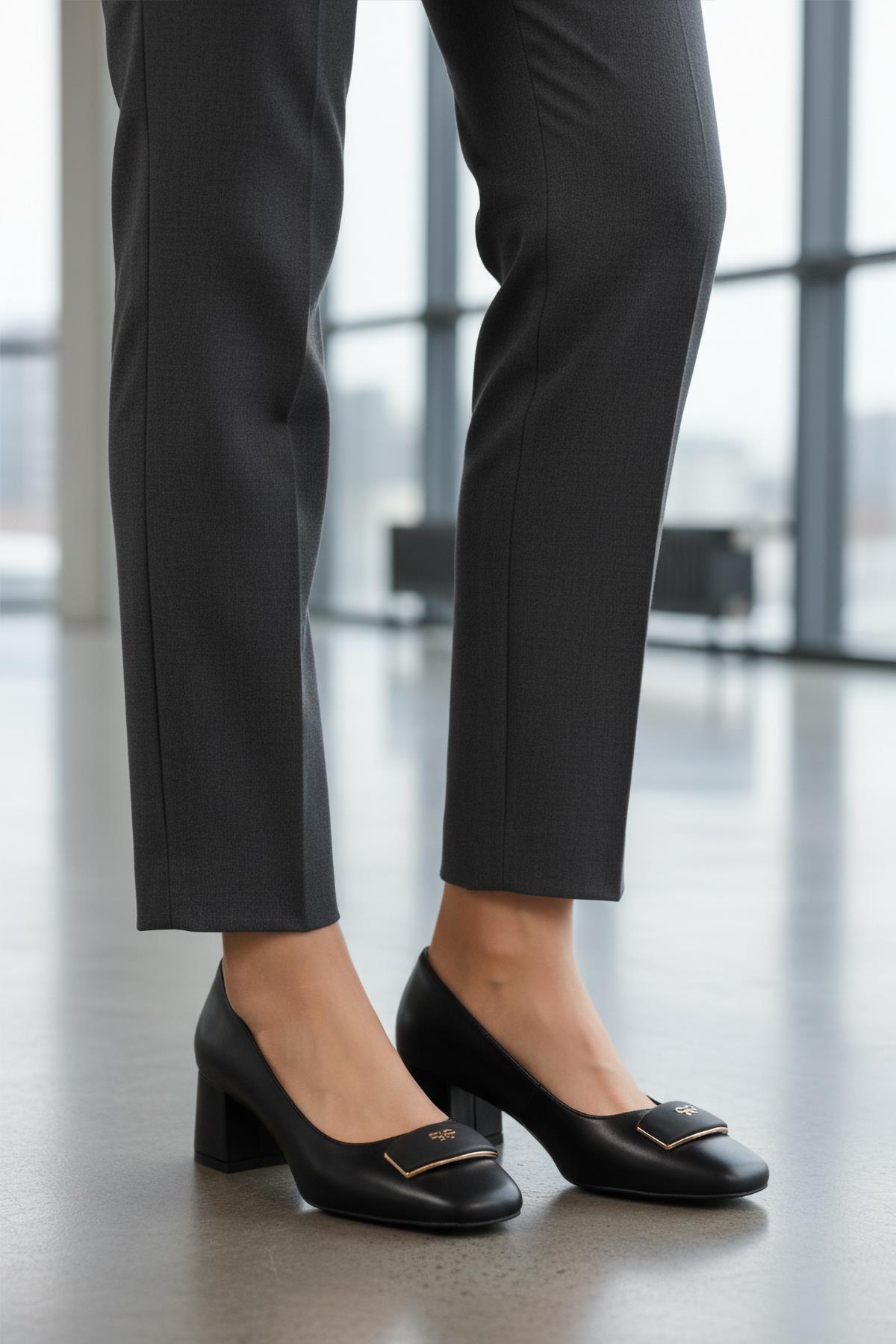 Siyah Cilt Kadın Topuklu Ayakkabı 695039 Z - Görsel 2