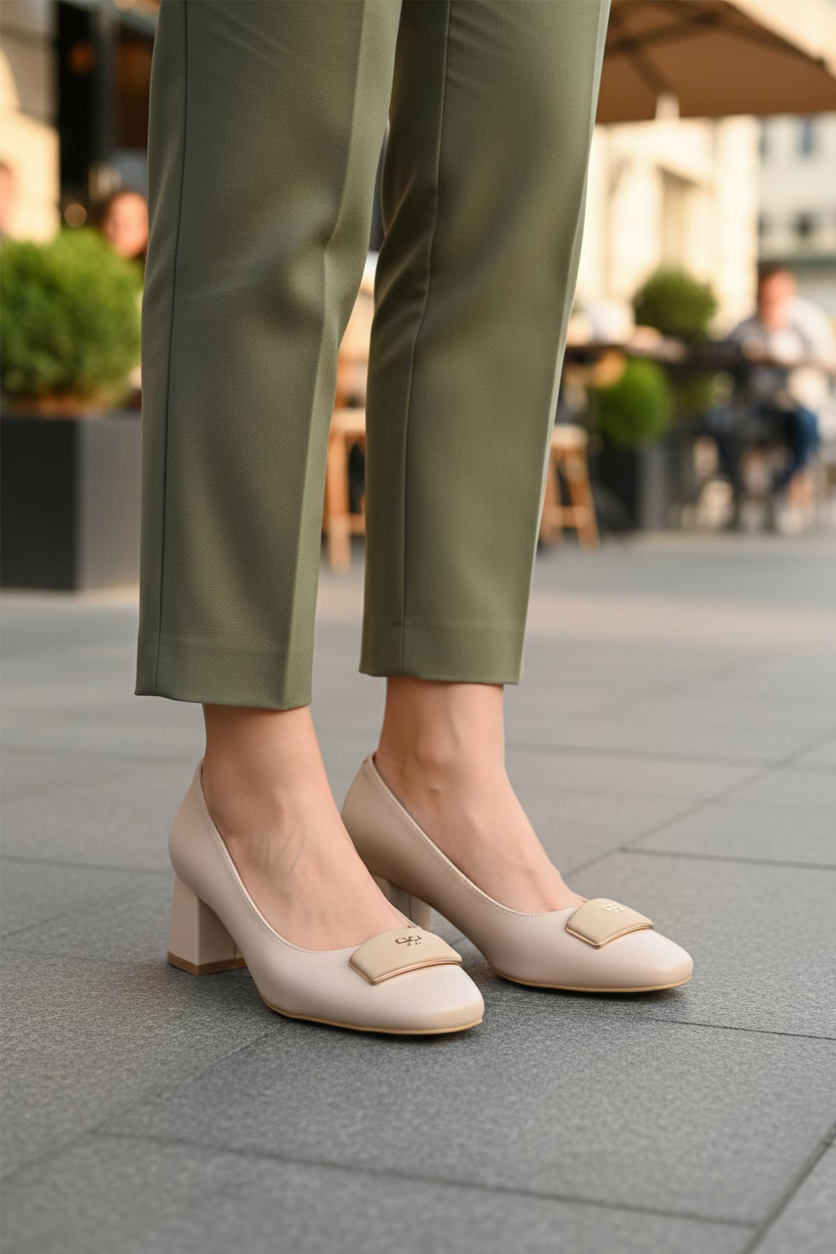 695039 Z Bej Cilt Kadın Topuklu Ayakkabı - Görsel 2