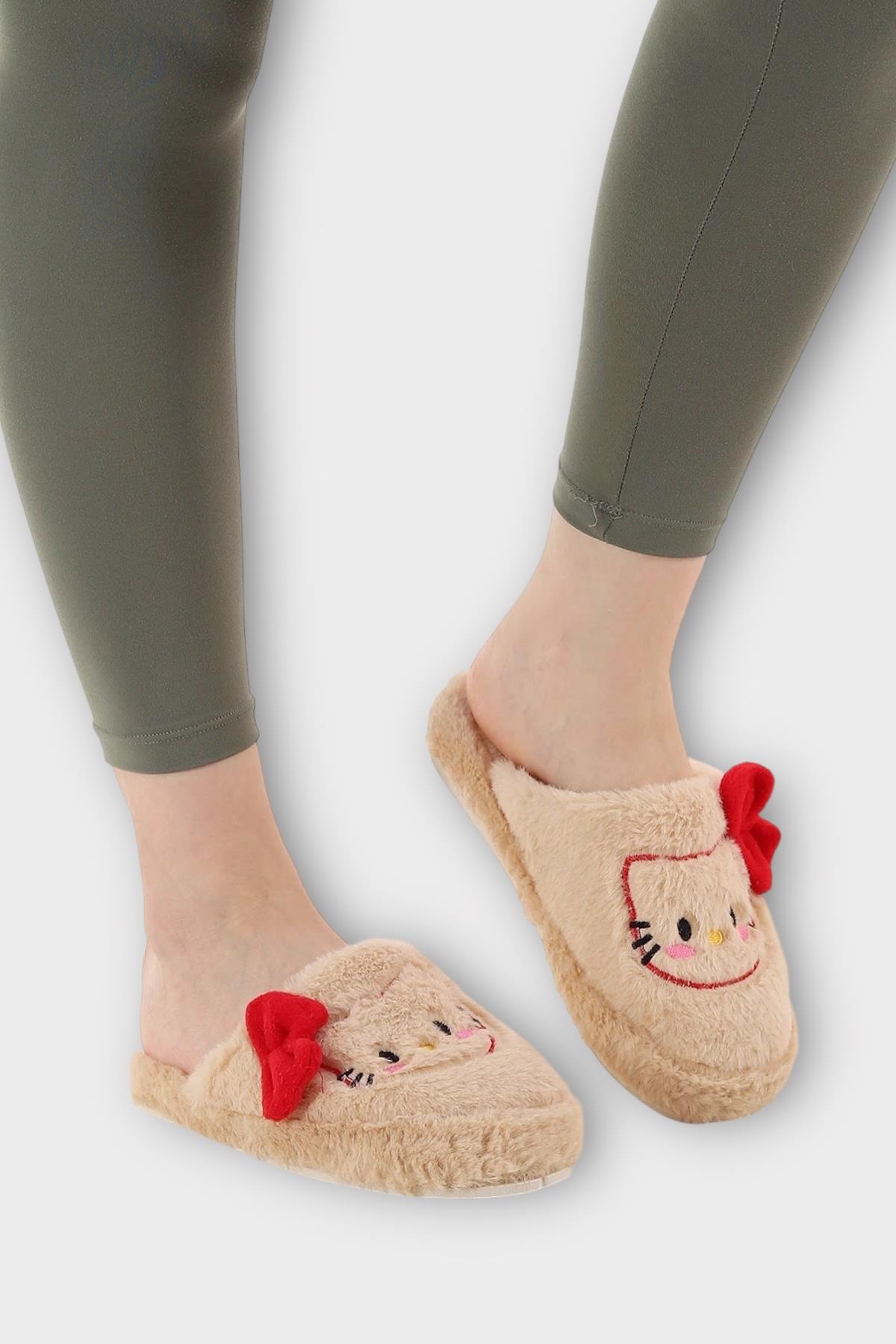 HelloKitty Figürlü Sıcak Tutan Kışlık Kadın Ev Terliği BEJ - KIRMIZI - Görsel 2