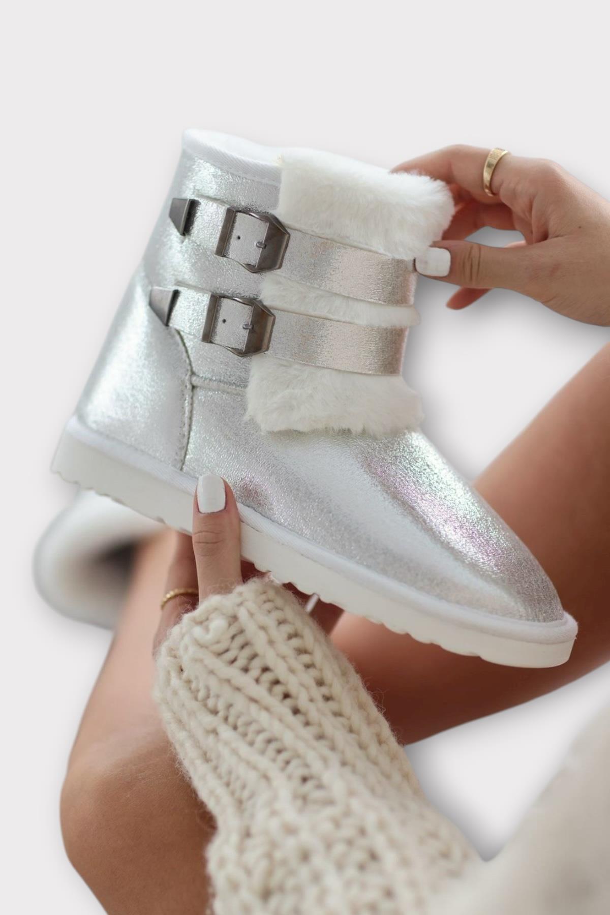 İçi Kürklü Çift Kemerli Kadın Bot GÜMÜŞ - Görsel 3