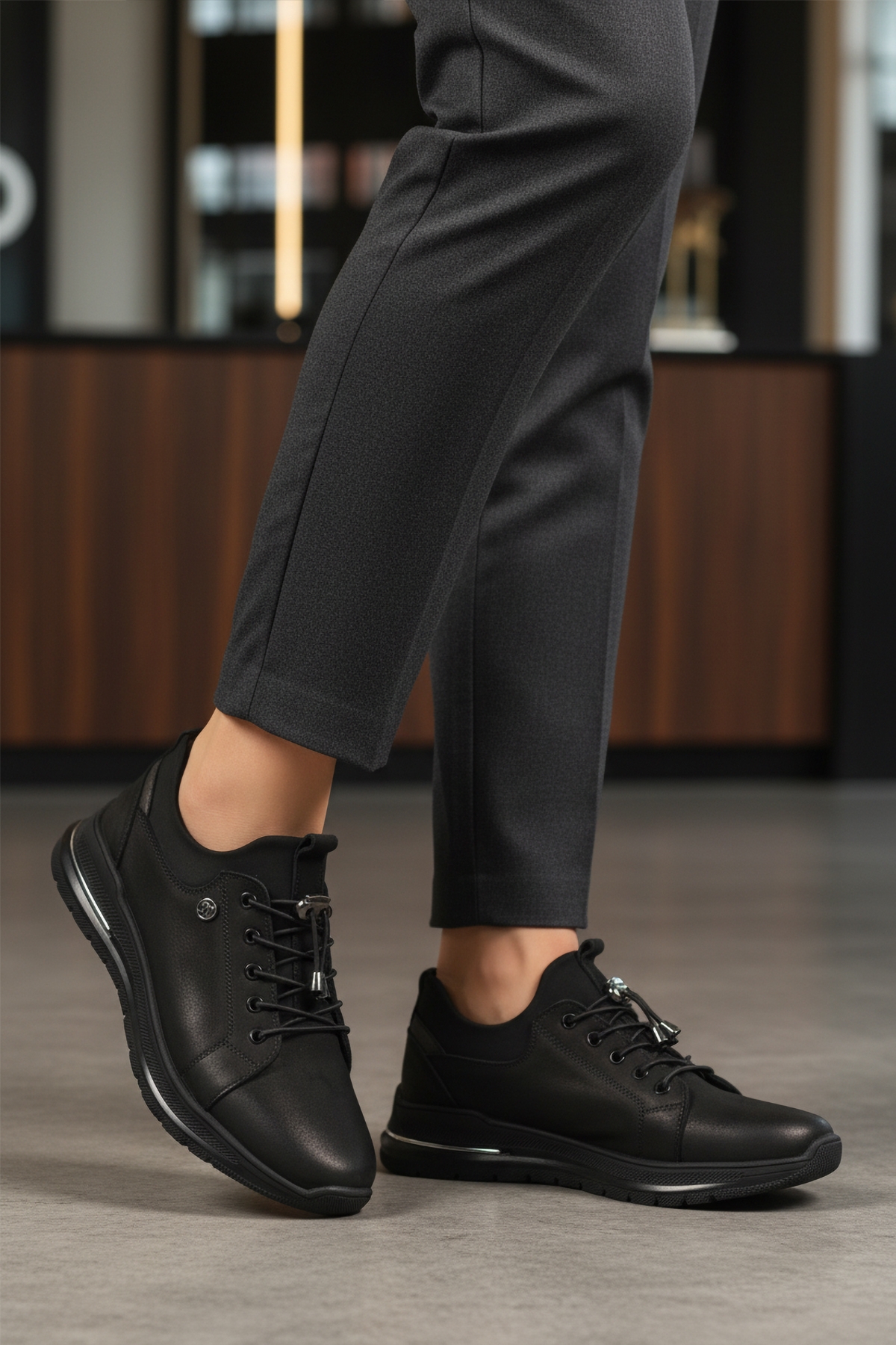 Siyah Nubuk Lastik Bağcıklı Kadın Casual Ayakkabı 5004 Z - Görsel 4