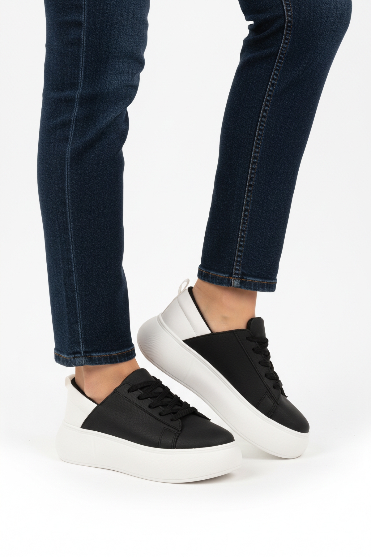 Siyah Beyaz Kalın Taban Bağcıklı Unisex Spor Ayakkabı OZ-03 Z - Görsel 2