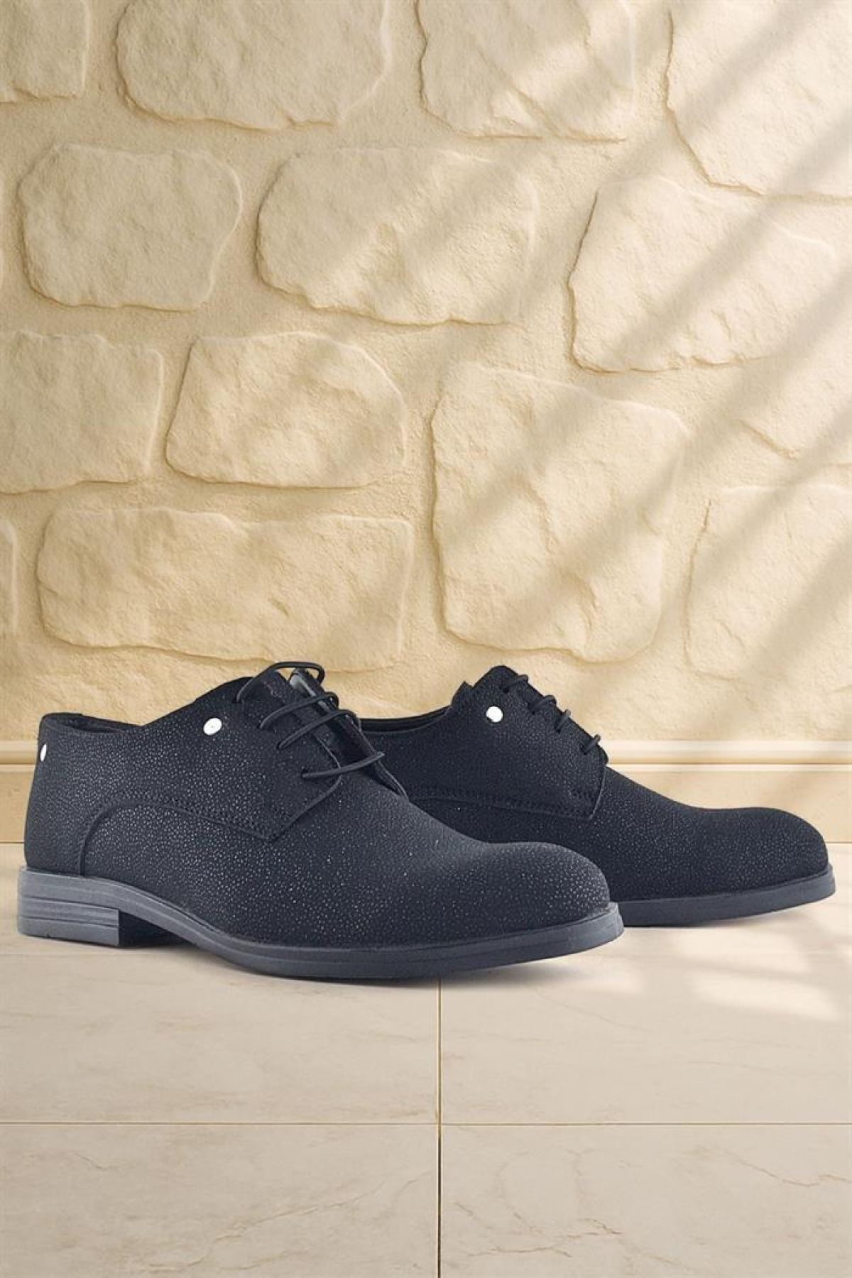 Siyah Simli Bağcıklı Metal Detaylı Klasik Çocuk Ayakkabı - Görsel 2