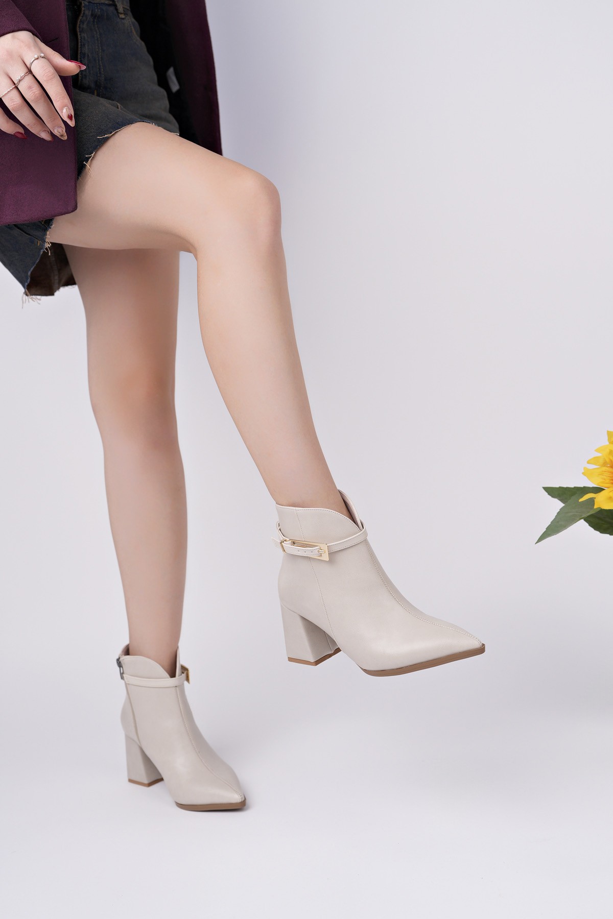 GLORİA Sivri Burun Kemer Detaylı Kalın Topuklu Fermuarlı Kadın Bot - Görsel 7