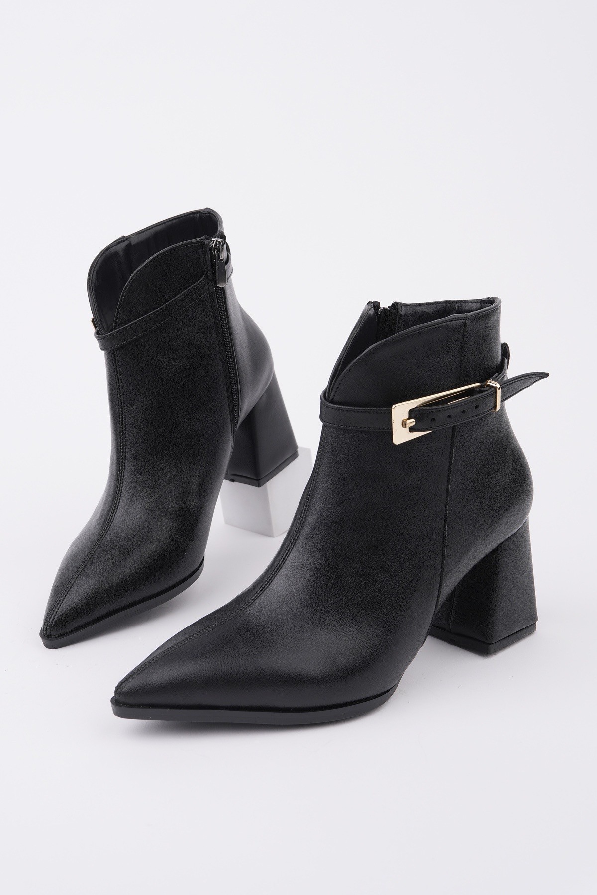 GLORİA Sivri Burun Kemer Detaylı Kalın Topuklu Fermuarlı Kadın Bot - Görsel 3