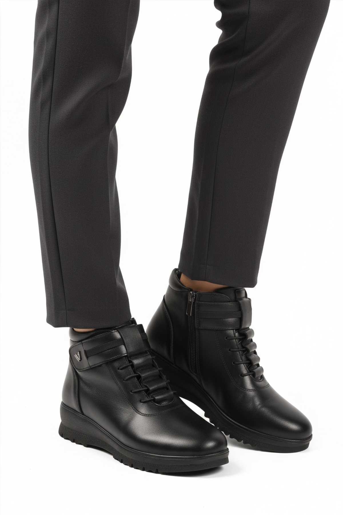 Siyah Hakiki Deri Fermuarlı Kadın Düz Bot - Görsel 2