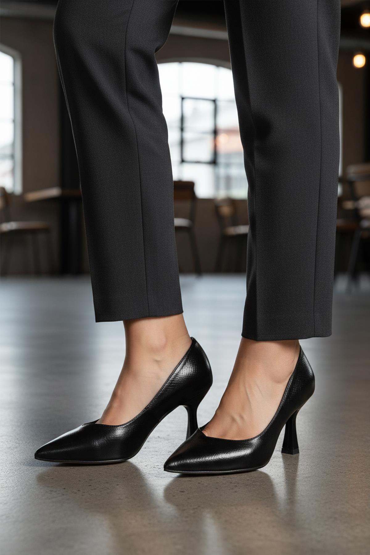 357190 Z Siyah Yılan Kadın Topuklu Ayakkabı - Görsel 2