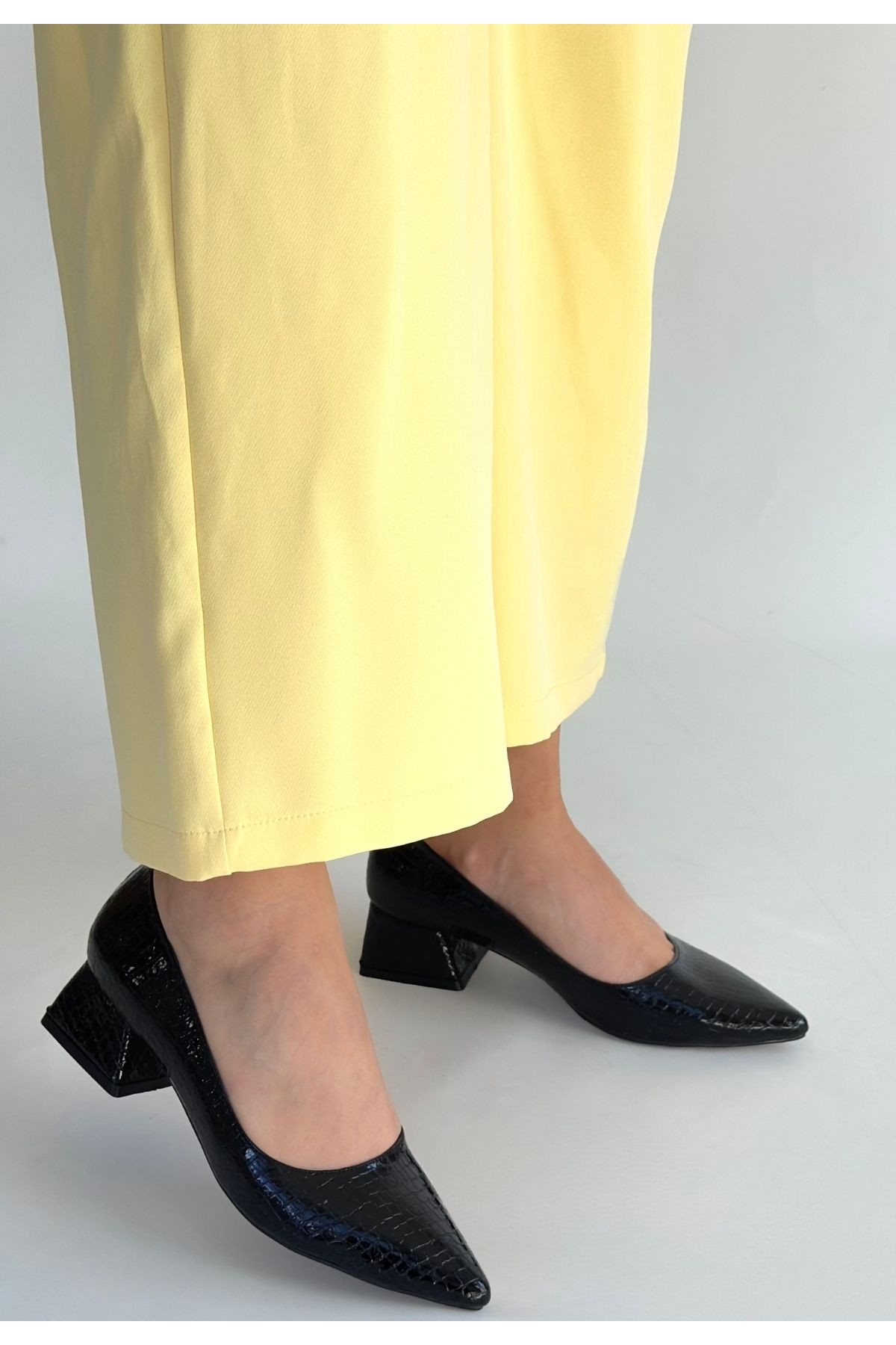 Siyah Rugan Kadın Topuklu Ayakkabı - Görsel 3