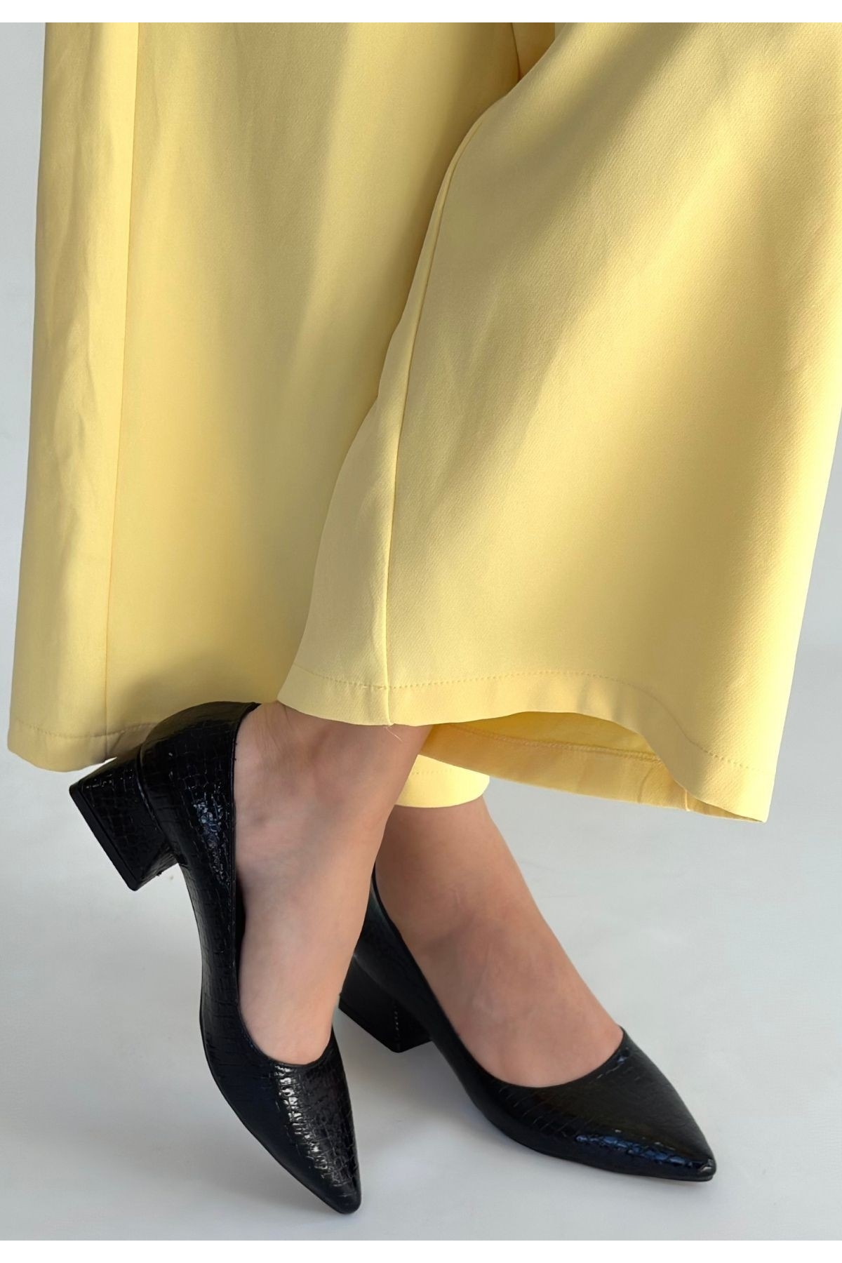 Siyah Rugan Kadın Topuklu Ayakkabı - Görsel 4