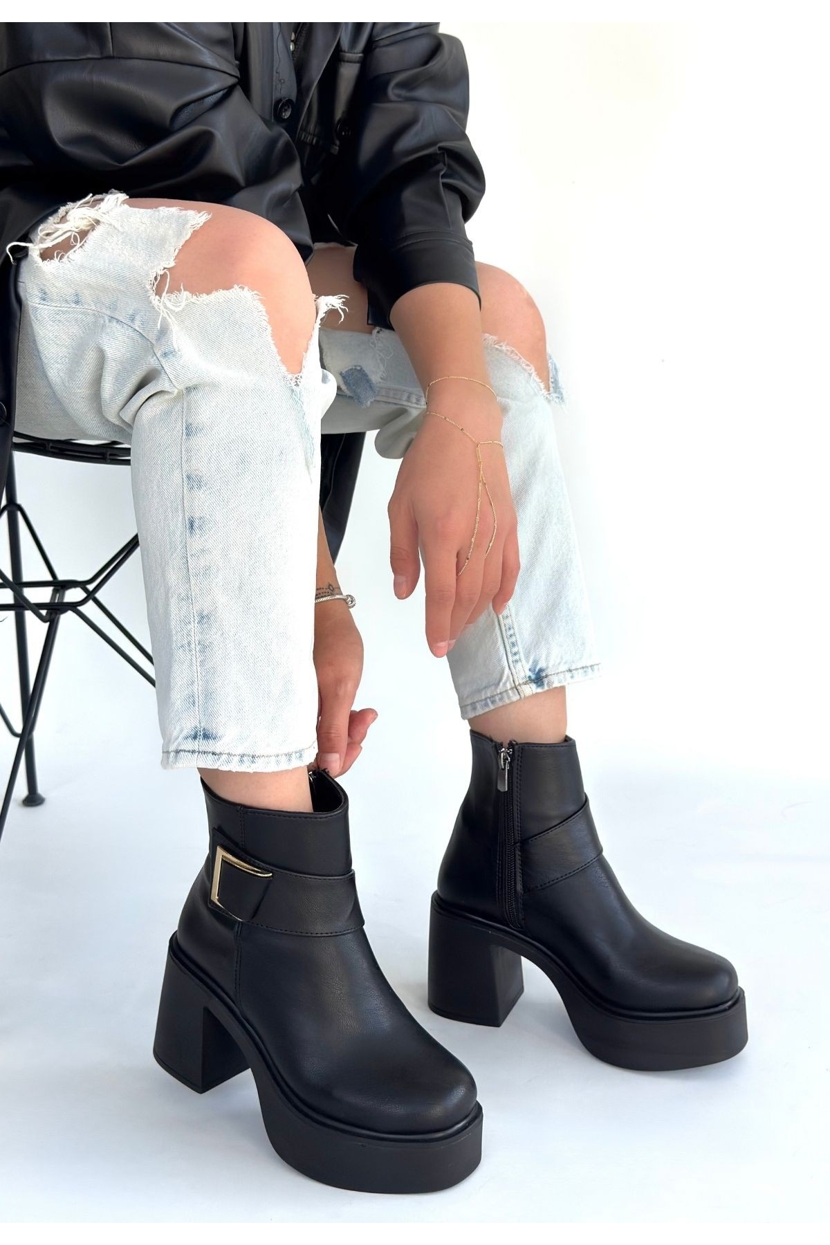 Siyah Fermuarlı Kadın Topuklu Bot - Görsel 3