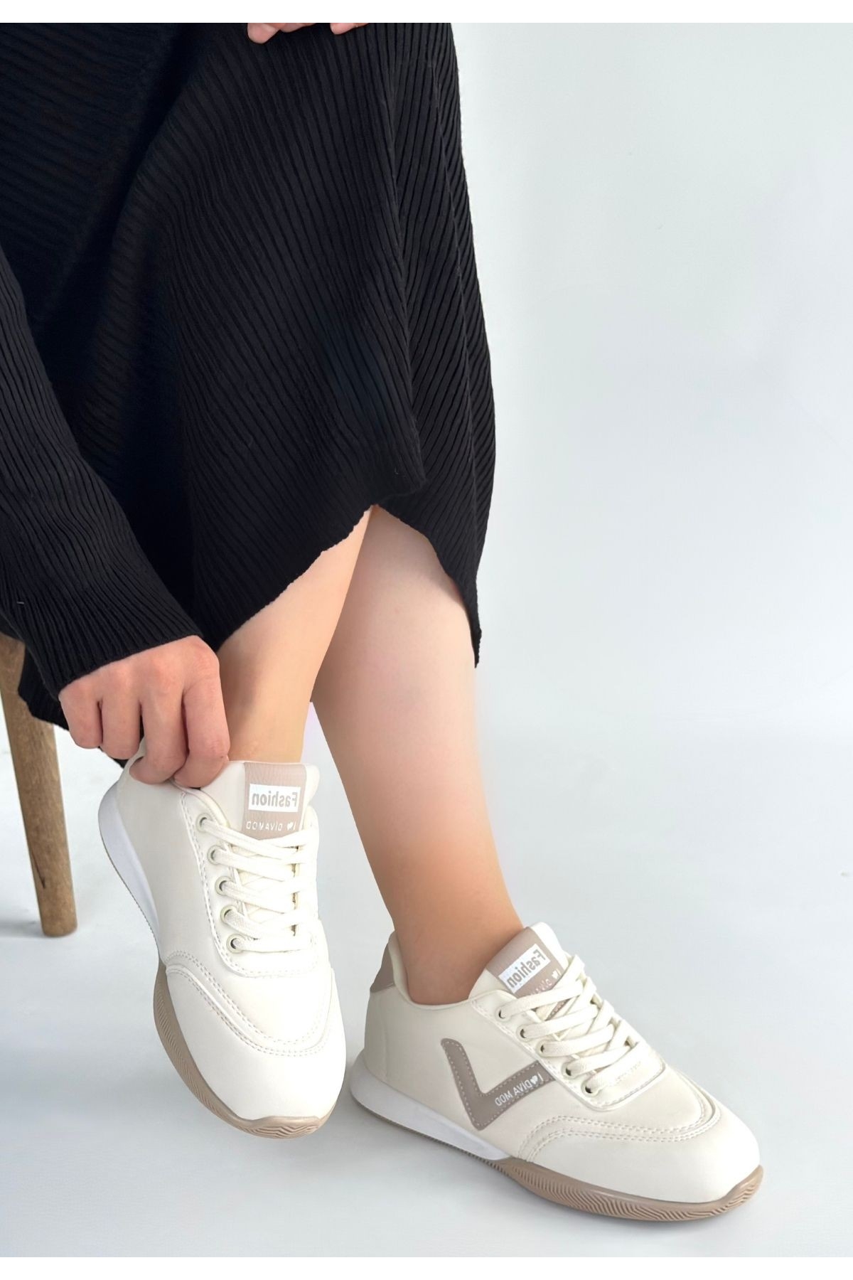 Bej Vizon Bağcıklı Kadın Spor Ayakkabı - Görsel 2