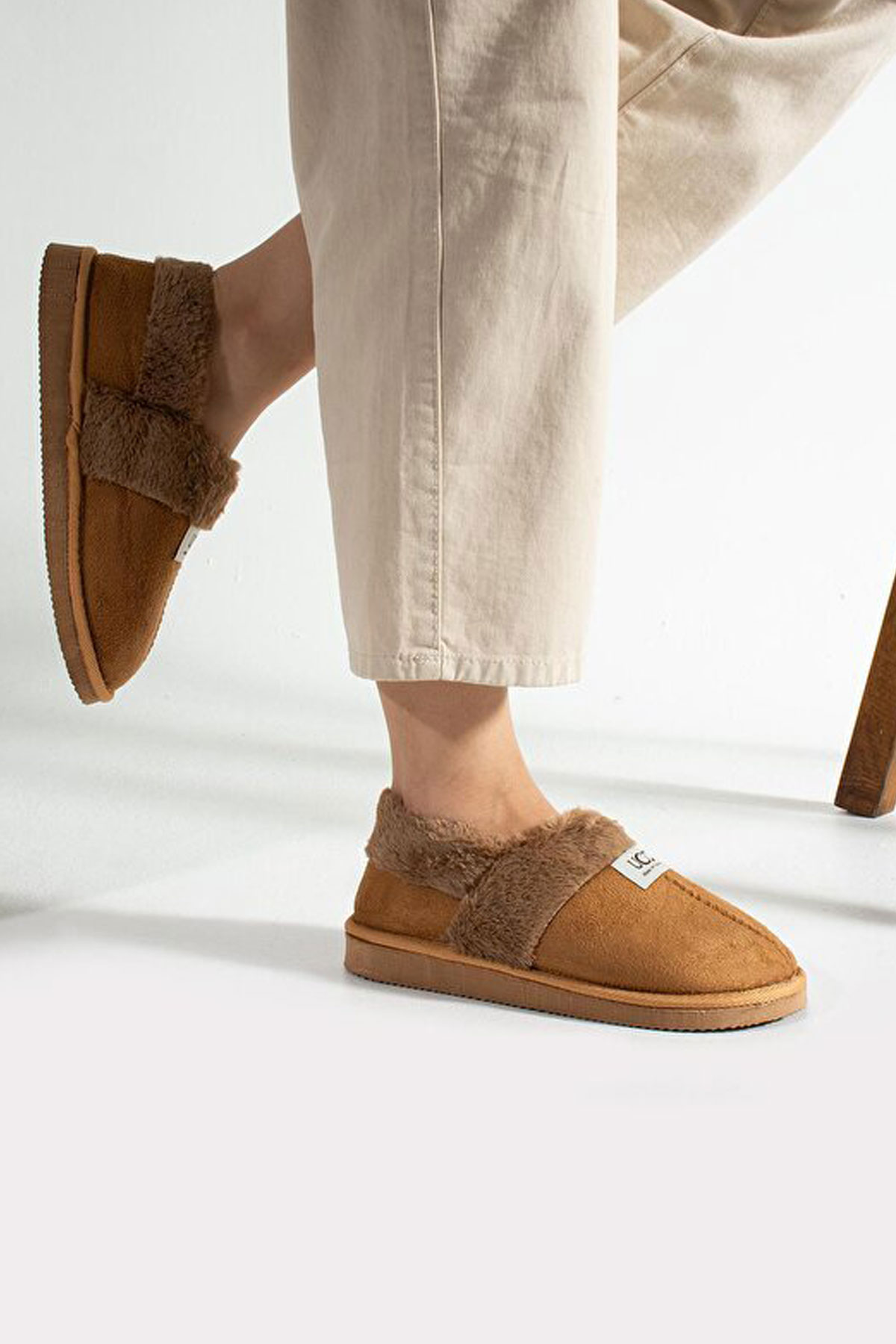 Kadın İçi Tüylü Yumuşak Rahat Kaydırmaz Panduf Ev Ayakkabısı Unisex 1021-124-0002 - Görsel 4