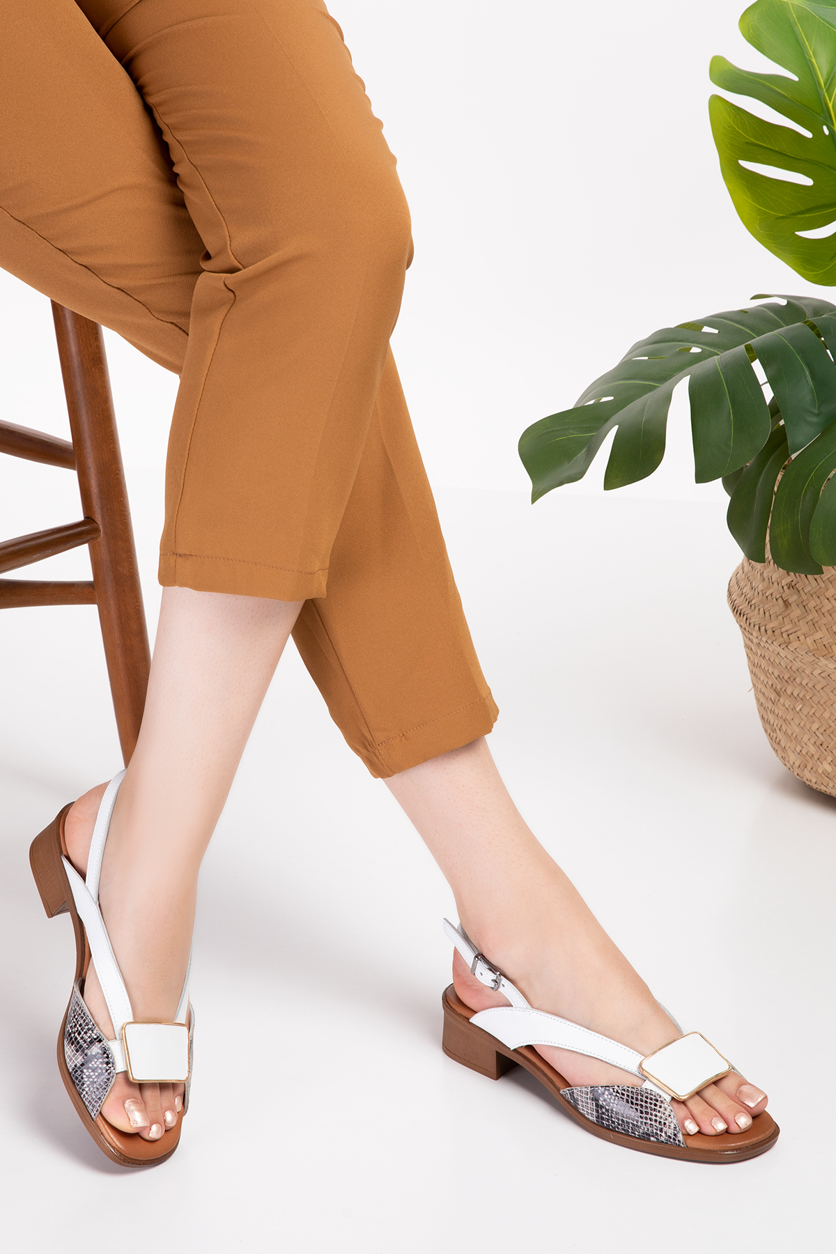 Gondol Hakiki Deri Kısa Topuklu Toka Detay Şık Sandalet iz.6020 - Görsel 3