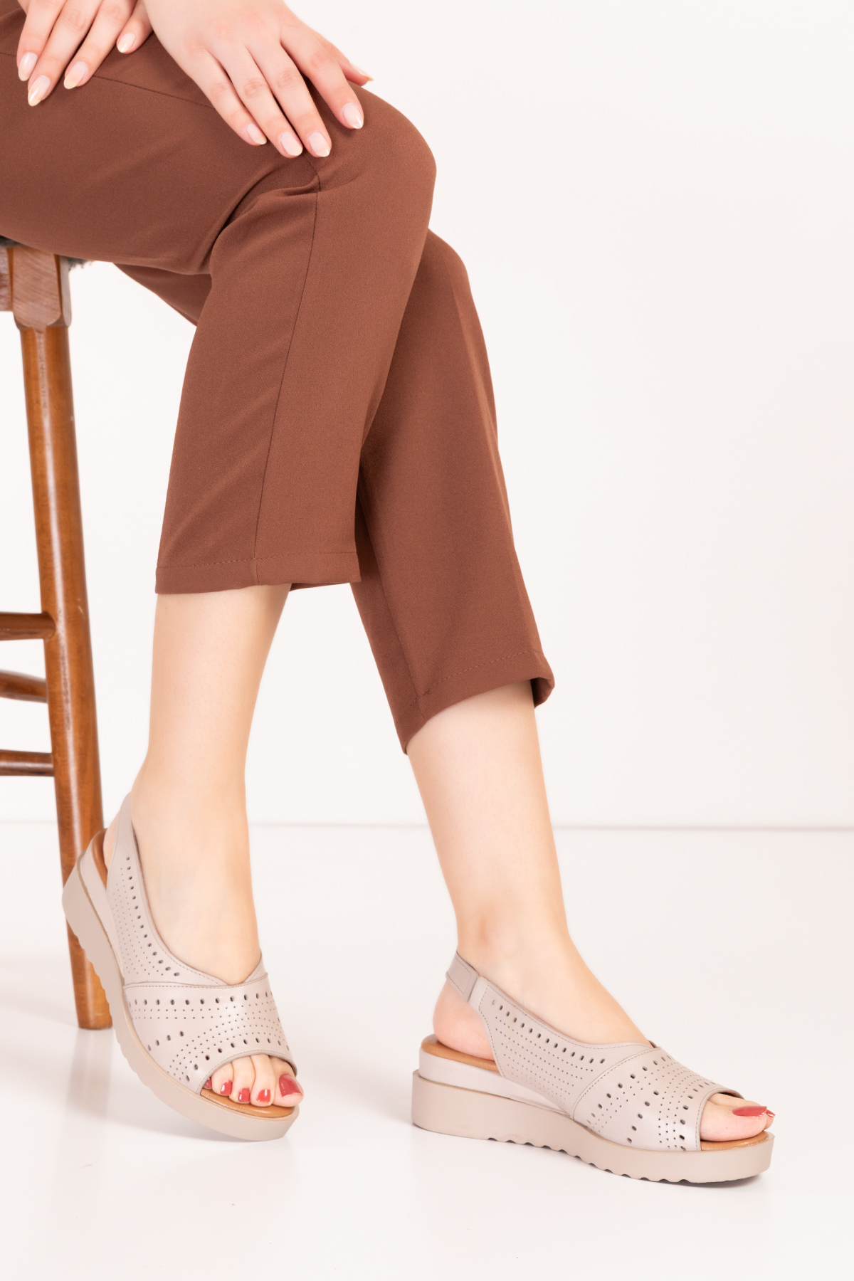 Gondol Hakiki Deri Kısa Topuklu Lazer Kesim Sandalet elnr.365 - Görsel 2