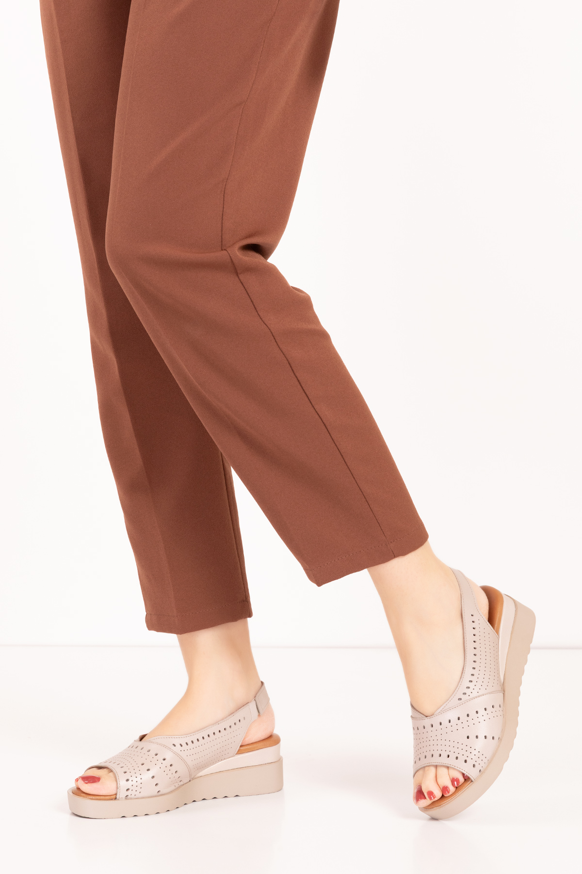 Gondol Hakiki Deri Kısa Topuklu Lazer Kesim Sandalet elnr.365 - Görsel 3