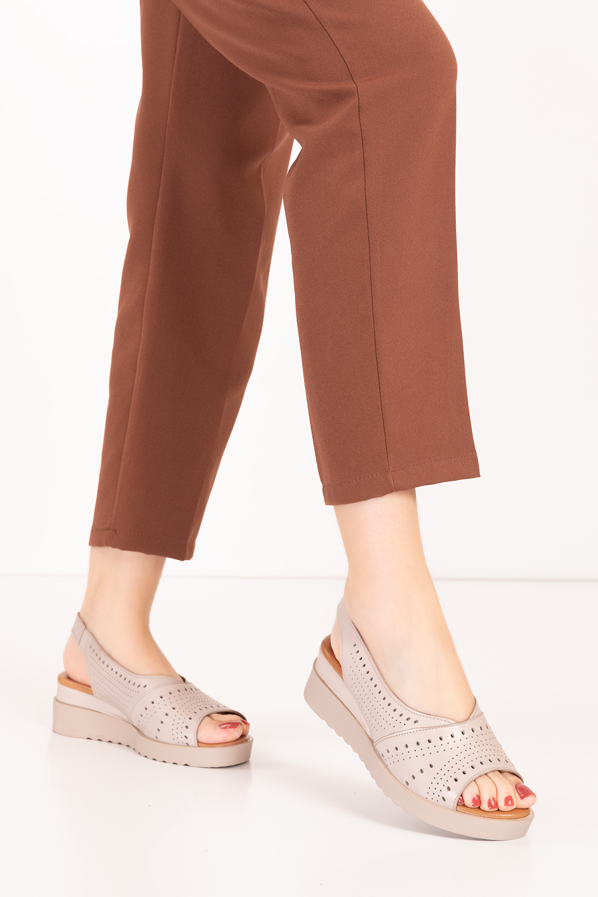 Gondol Hakiki Deri Kısa Topuklu Lazer Kesim Sandalet elnr.365 - Görsel 4