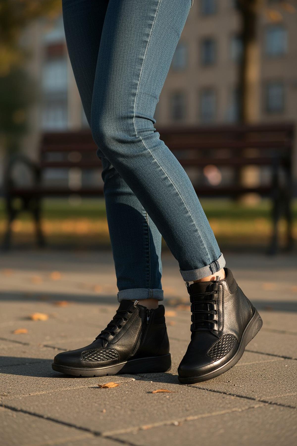 1454 Tam Ortopedik Siyah Hakiki Deri Kadın Bot Lastikli Fermuarlı Anne Kışlık Deri Bot - Görsel 7