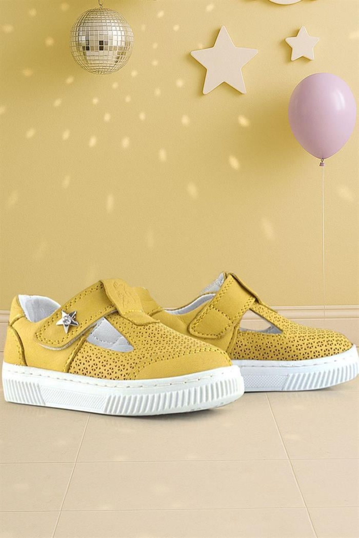 Bheem Hakiki Deri Sarı Cırtlı Yıldız Detaylı Bebek Sandalet - Görsel 3