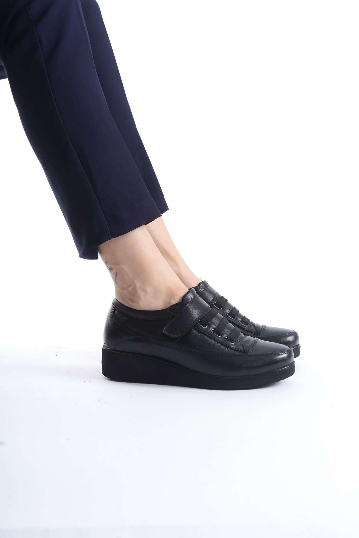 Caap Siyah Hakiki Deri Anatomik Cırt Cırtlı Hafif Rahat Genç Anne Ayakkabısı - Görsel 4