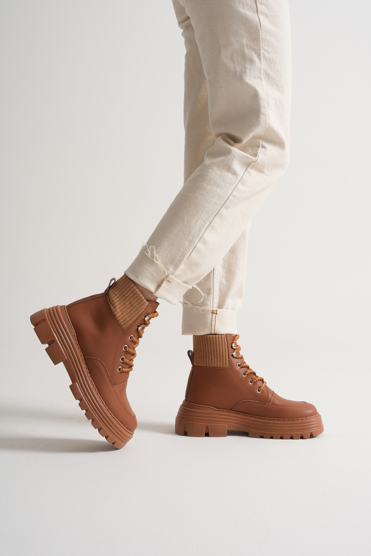 Kadın Taba Kalın EVA Taban Boğazı Lastikli Bağcıklı Bot - Görsel 4